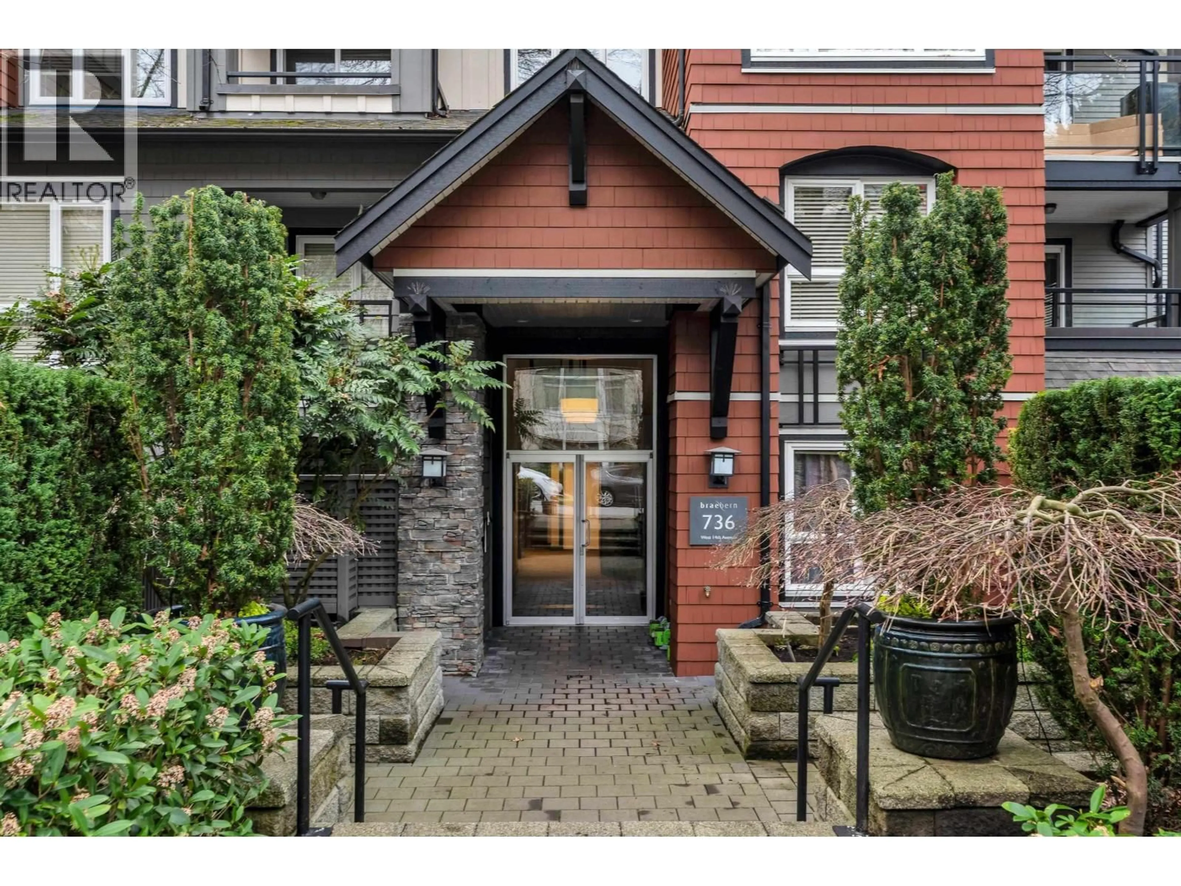 Indoor entryway for 102 - 736 W 14TH AVENUE, Vancouver British Columbia V5Z1P9