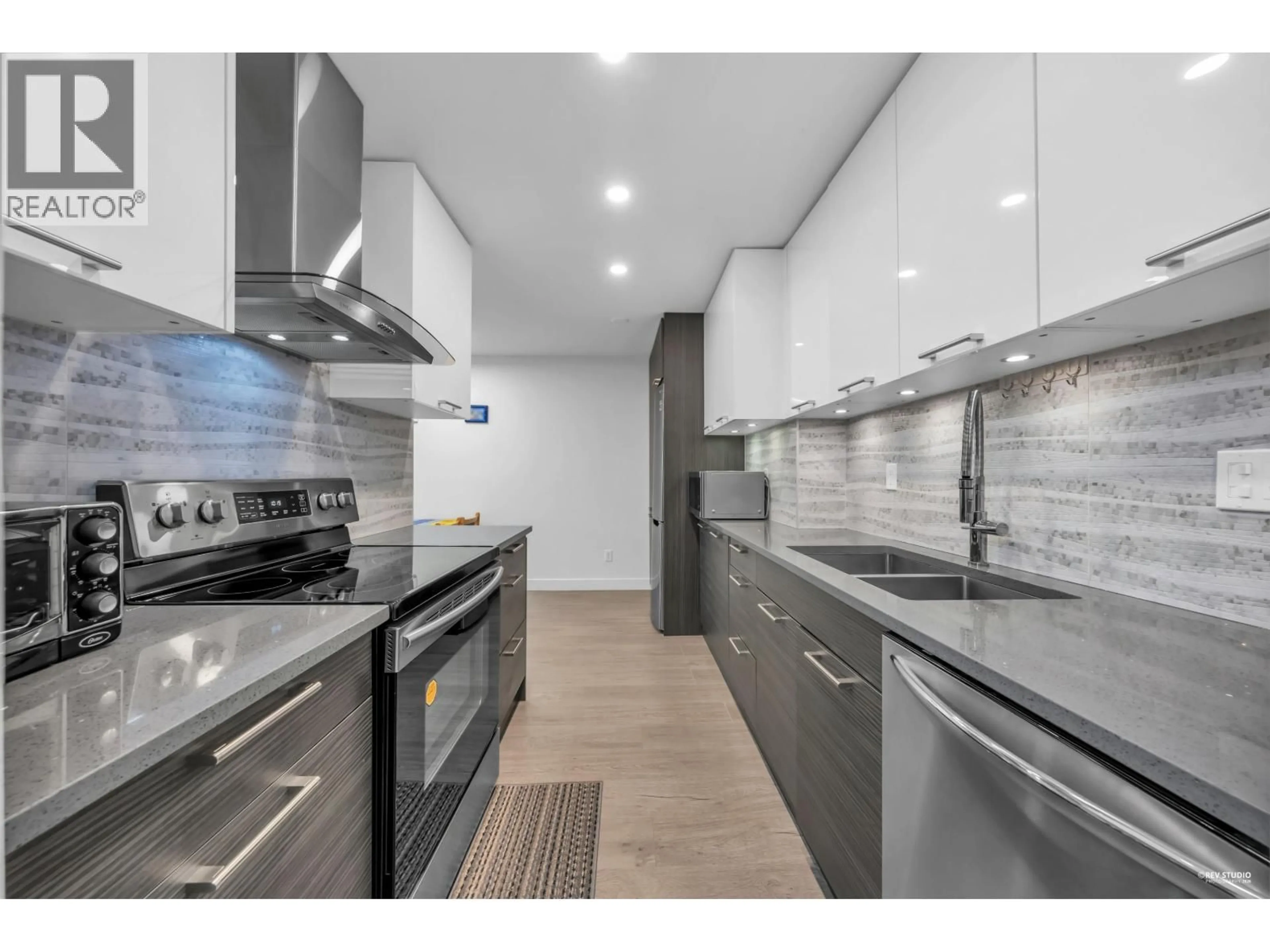 Contemporary kitchen, unknown for 317 - 8600 ACKROYD ROAD, Richmond British Columbia V6X3G1