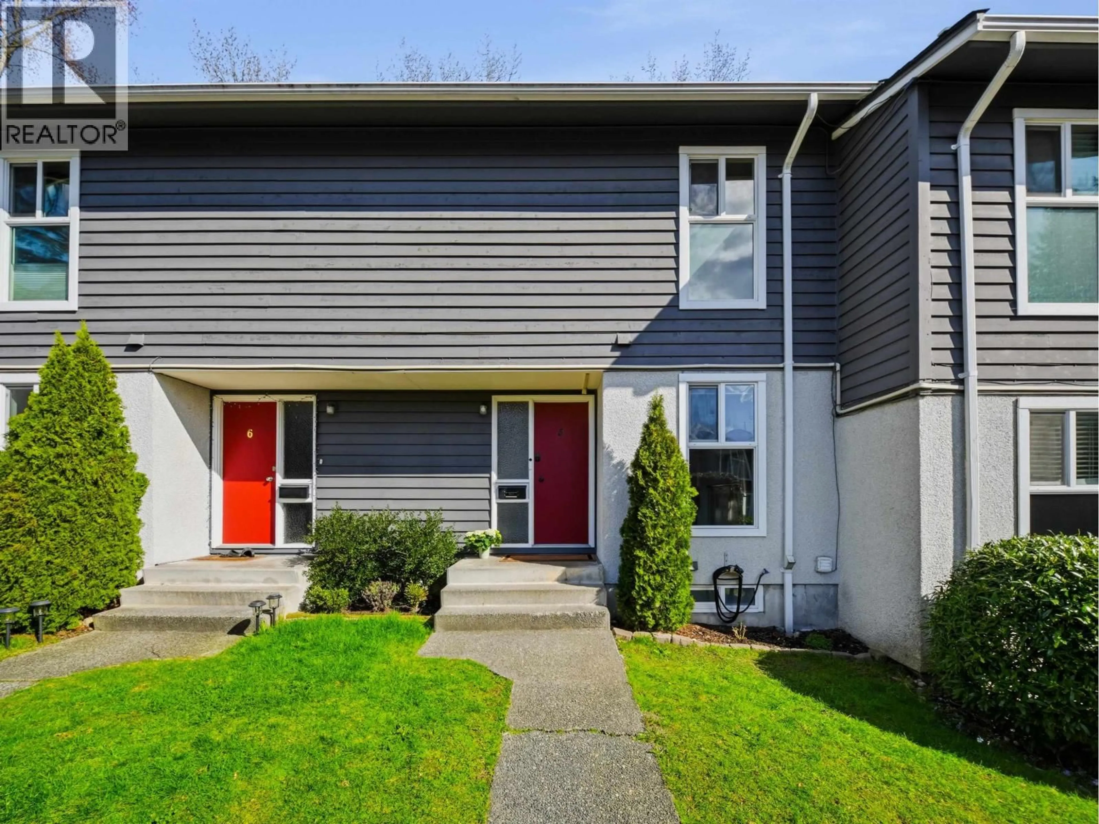 Home with vinyl exterior material, street for 5 - 300 DECAIRE STREET, Coquitlam British Columbia V3K5P2