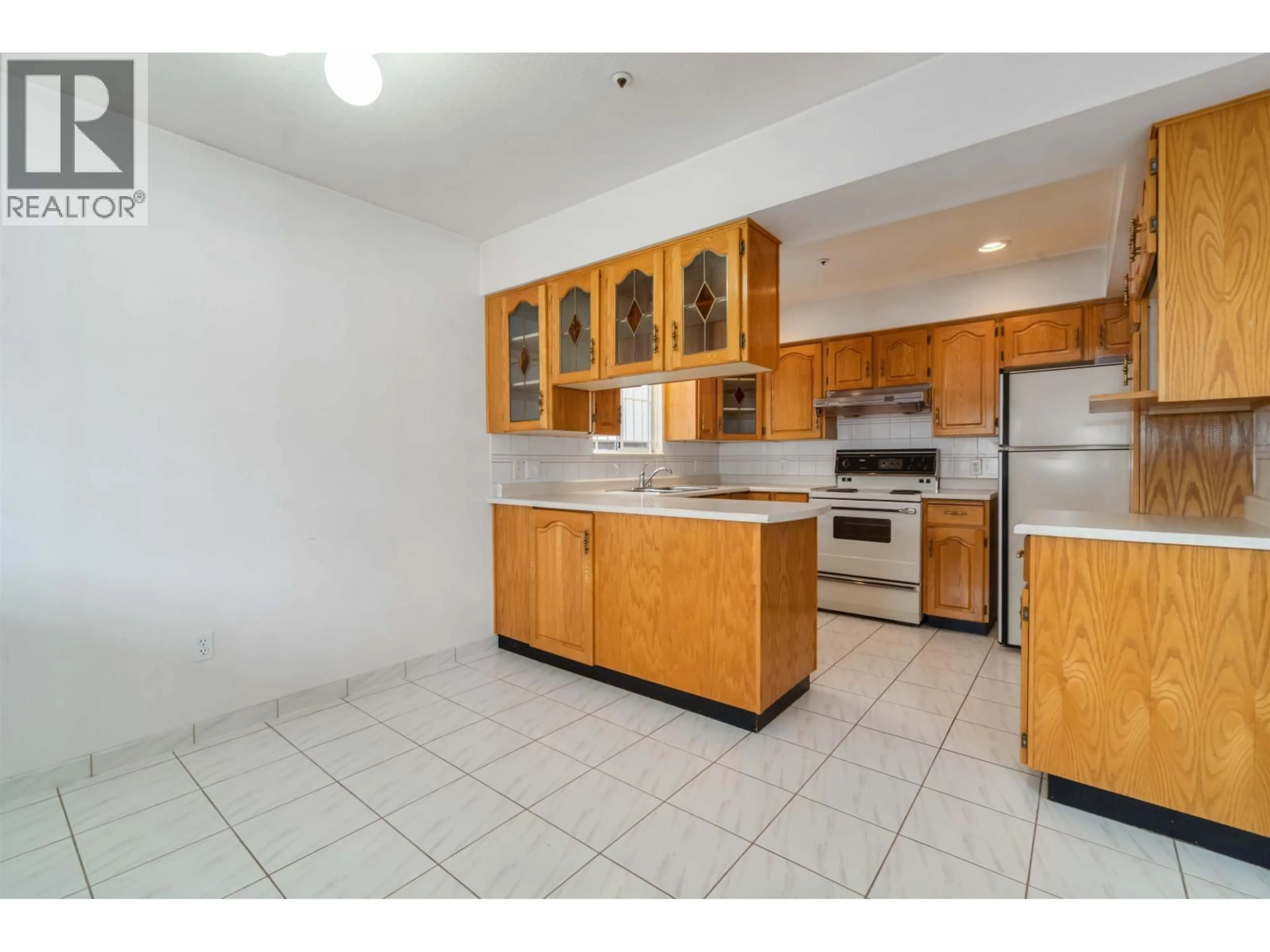 Standard kitchen, unknown for 2667 47TH AVENUE, Vancouver British Columbia V5S1B9