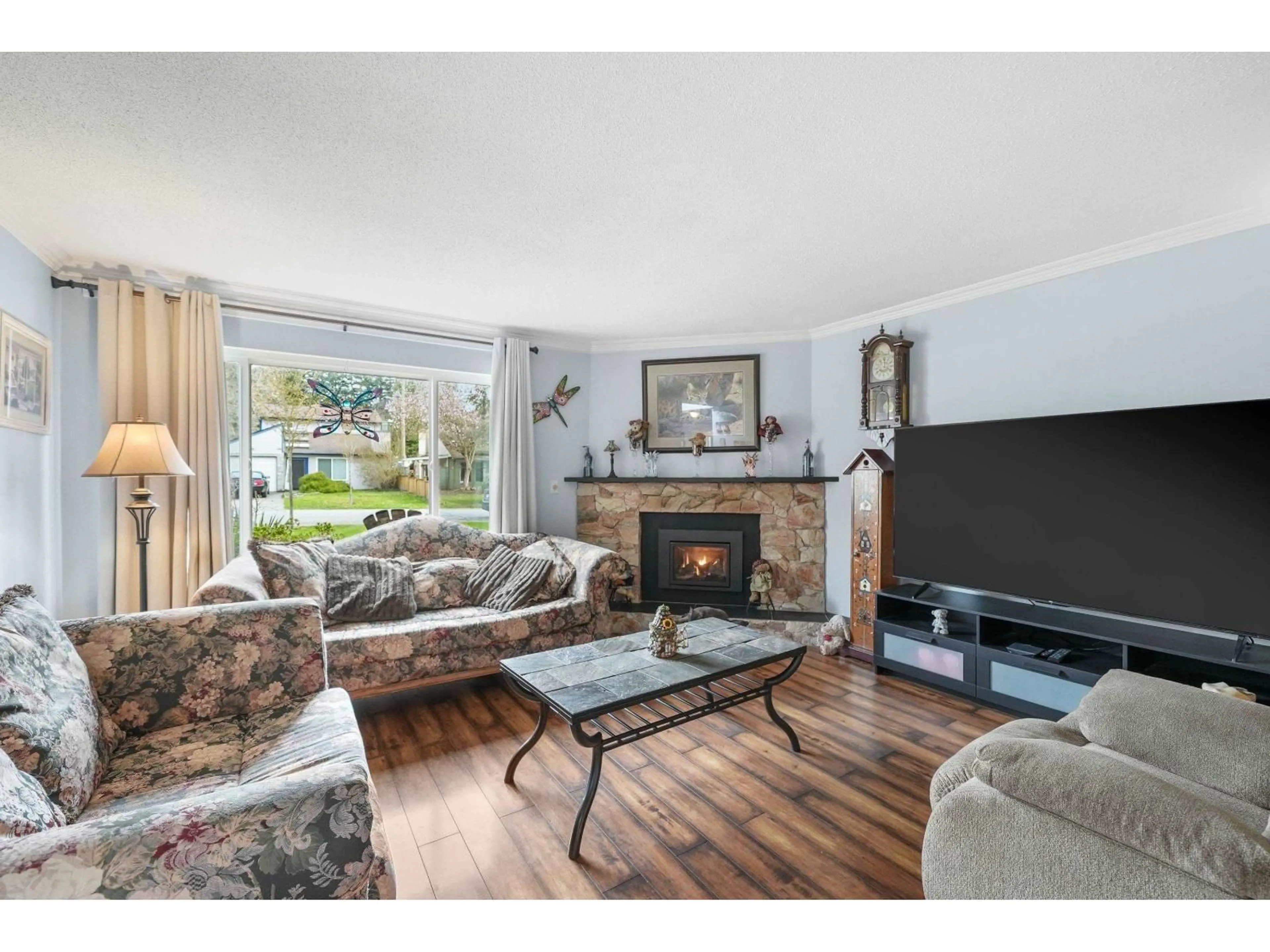 Living room with furniture, unknown for 19432 62 AVENUE, Surrey British Columbia V3S7L4
