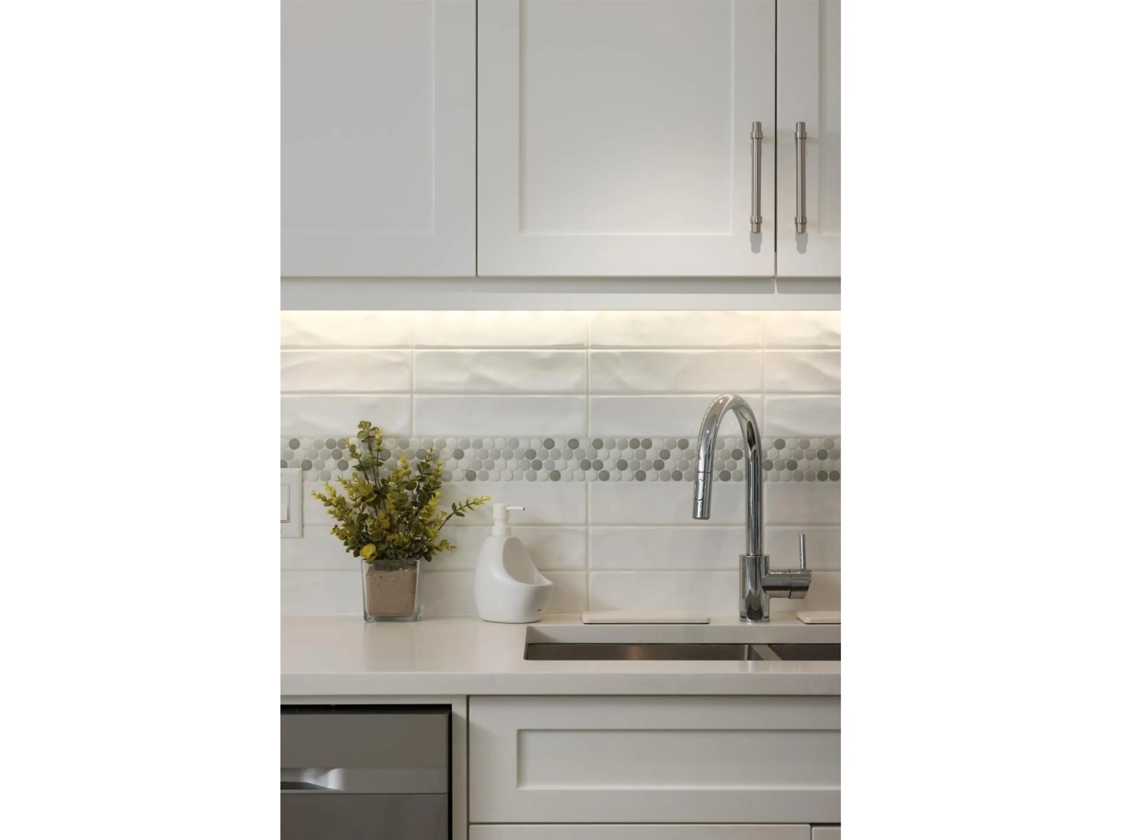 Contemporary kitchen, ceramic/tile floor for 360 - 27358 32 AVENUE, Langley British Columbia V4W3M5