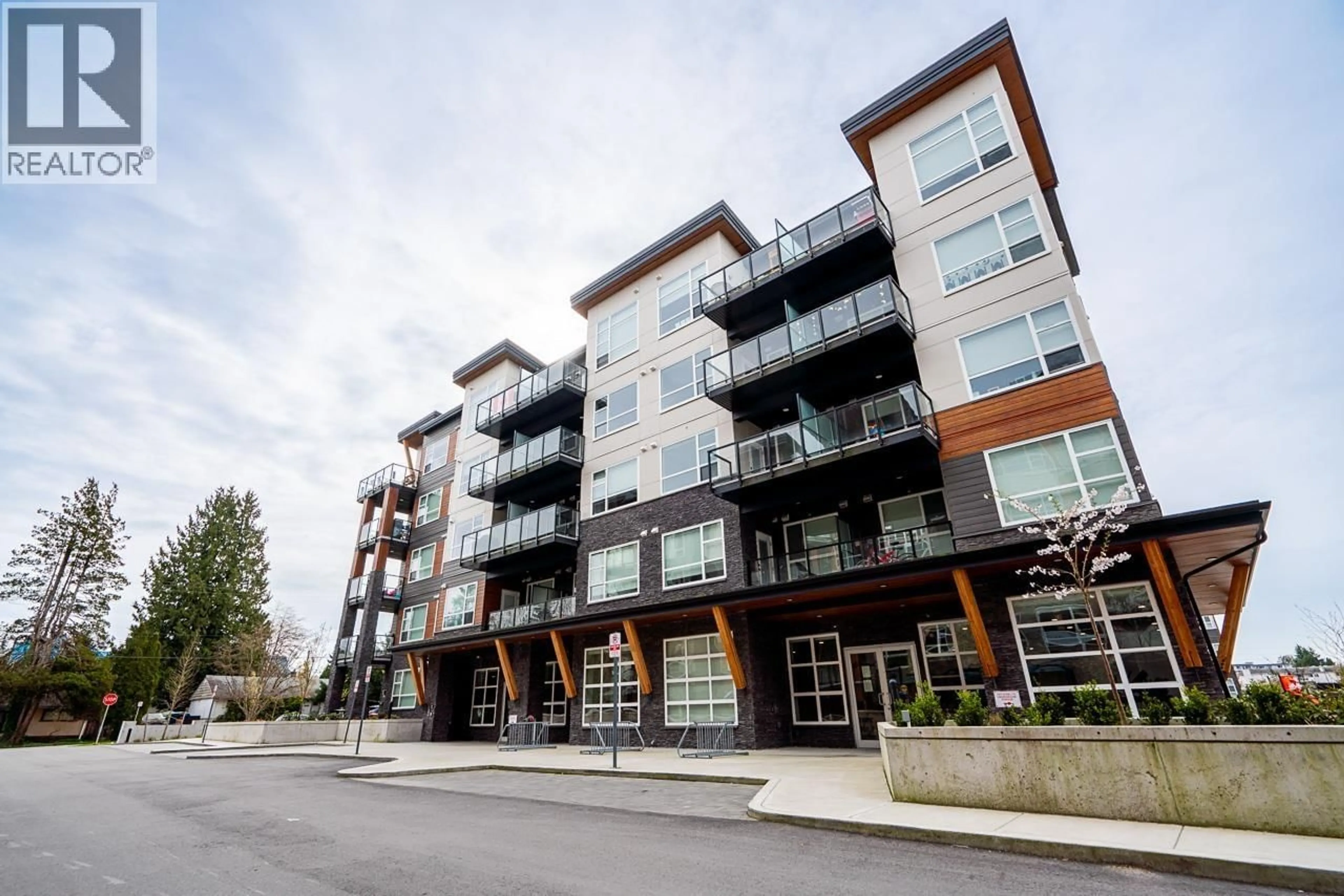 Patio, building for 403 - 12109 223 STREET, Maple Ridge British Columbia V2X5Y6