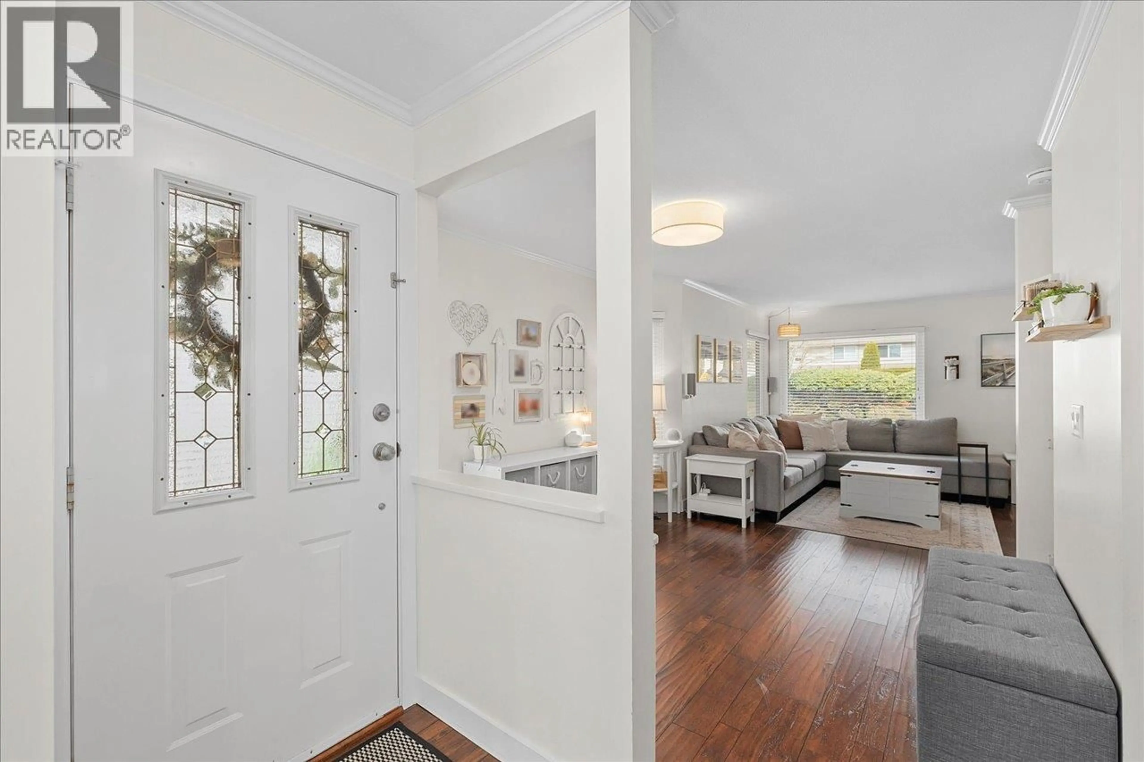 Indoor entryway for 32 - 4756 62 STREET, Delta British Columbia V4K4V8