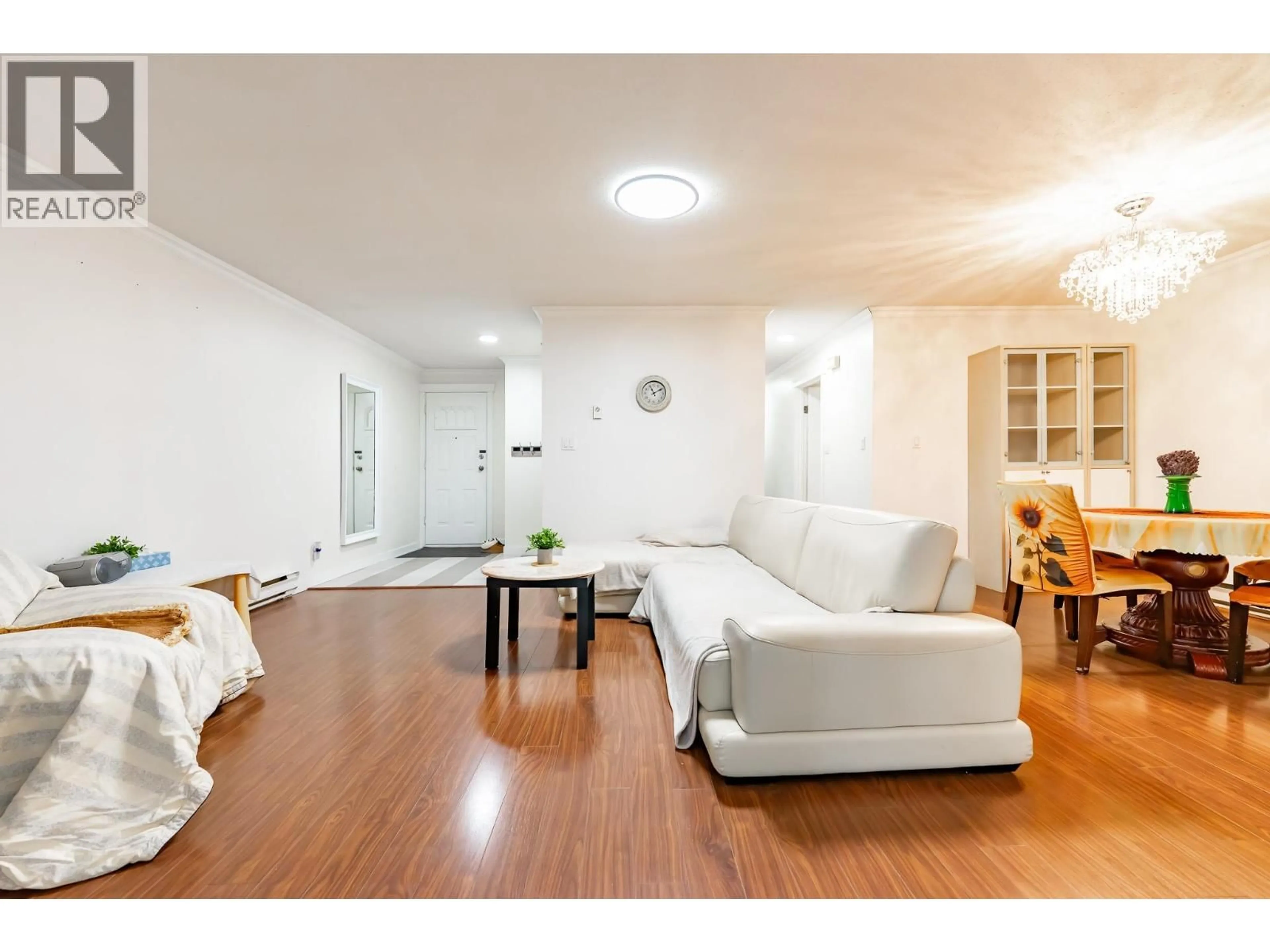 Living room with furniture, wood/laminate floor for 36 - 7540 ABERCROMBIE DRIVE, Richmond British Columbia V6Y3J8