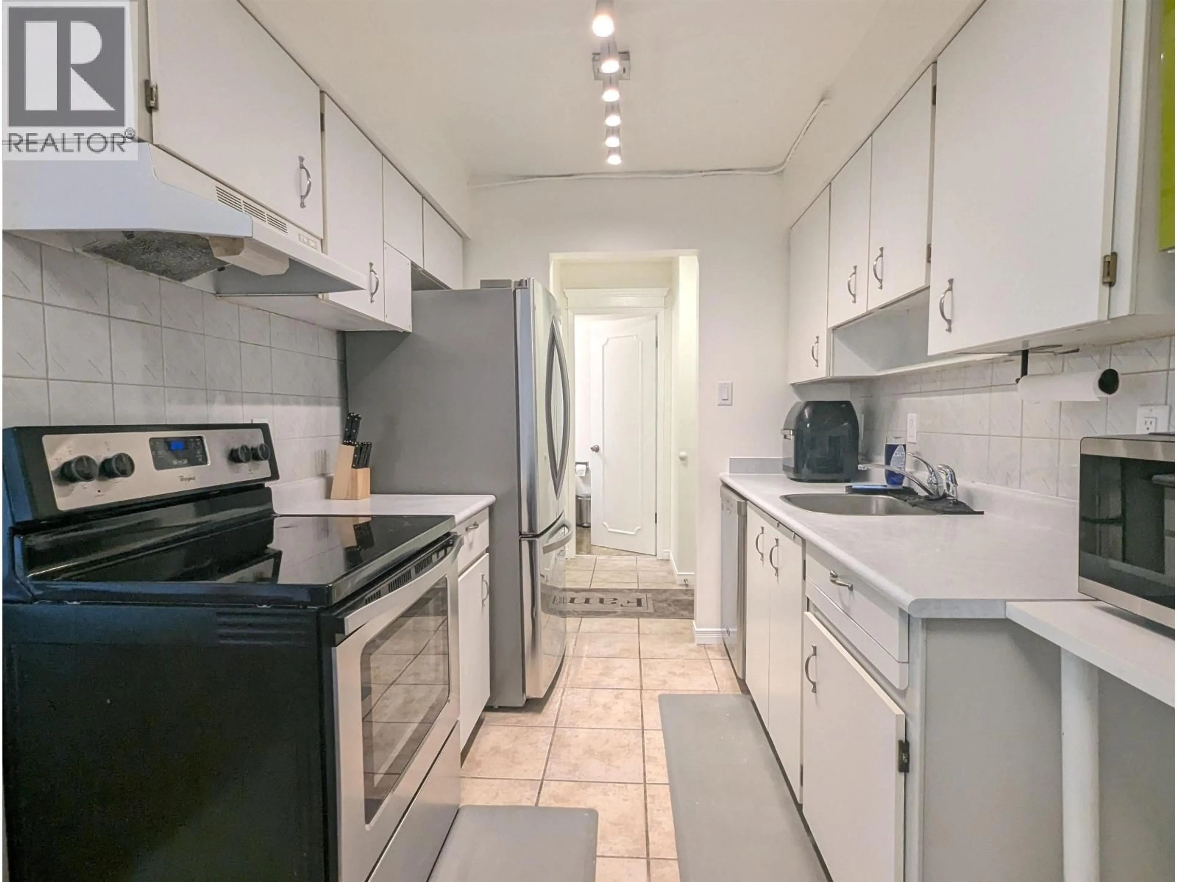 Standard kitchen, unknown for 308 - 7428 19TH AVENUE, Burnaby British Columbia V3N1E1