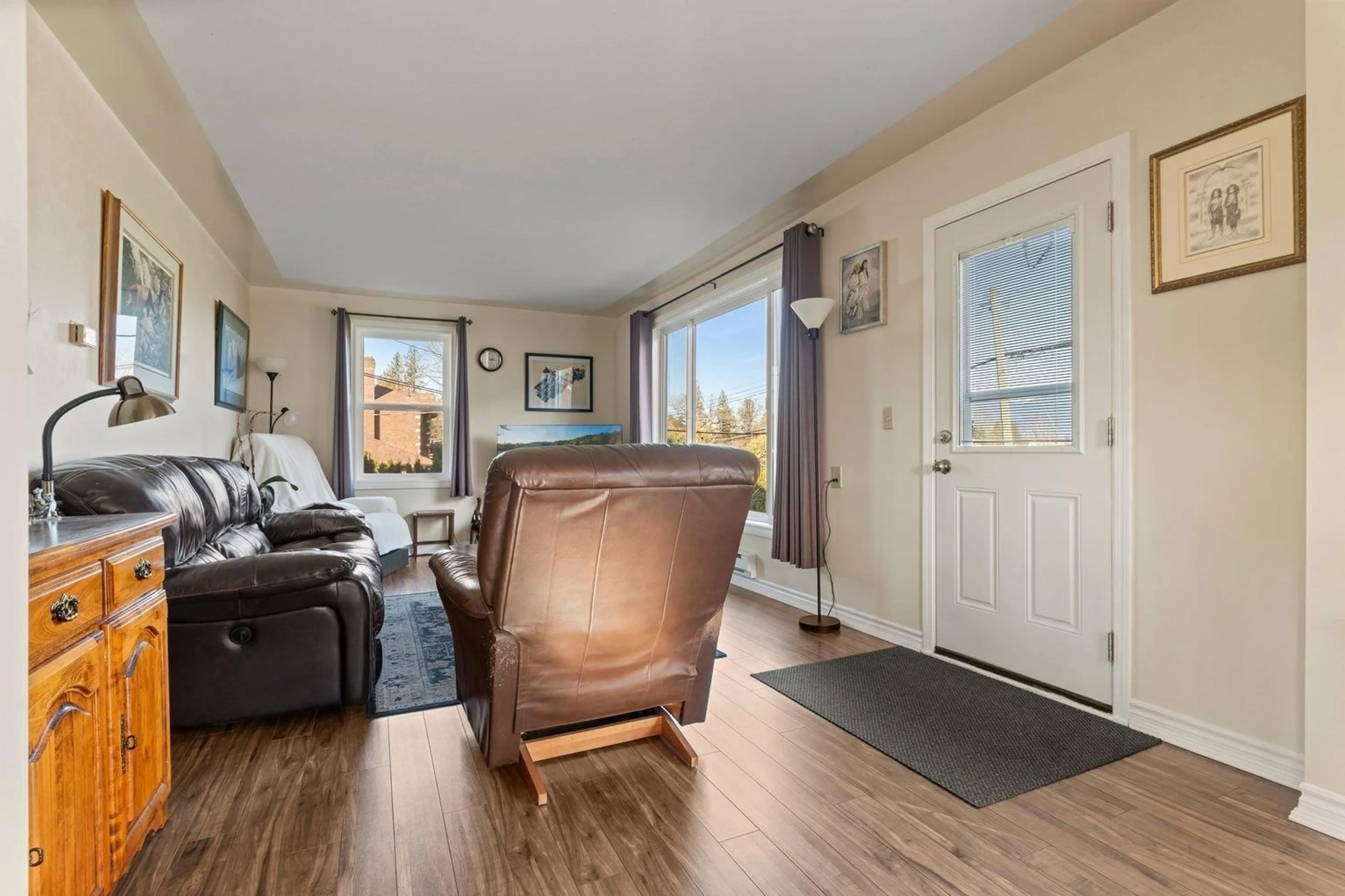 Living room with furniture, unknown for 9227 ANNIS ROAD, Rosedale British Columbia V0X1X2