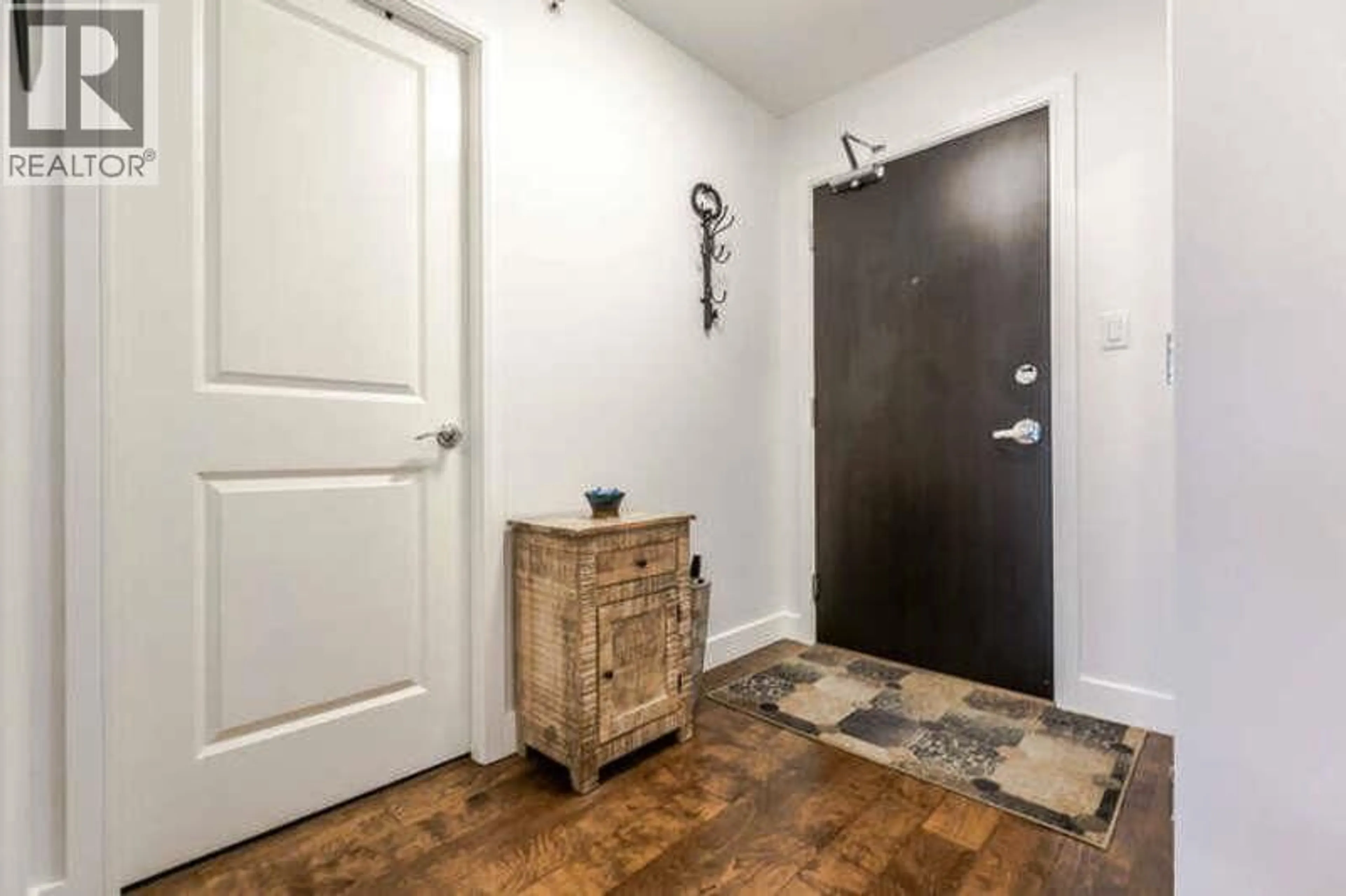 Indoor entryway for 805 - 288 UNGLESS WAY, Port Moody British Columbia V3E3S1