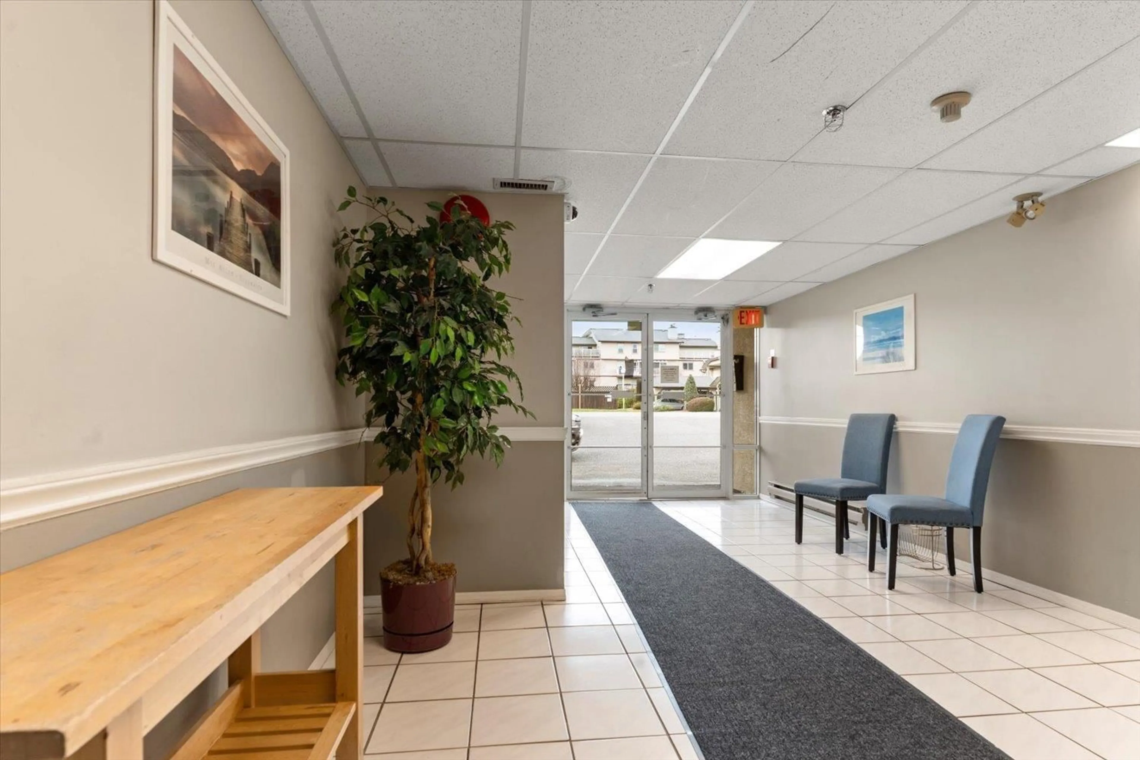 Indoor foyer for 103 - 8934 MARY STREET, Chilliwack British Columbia V2P4J3