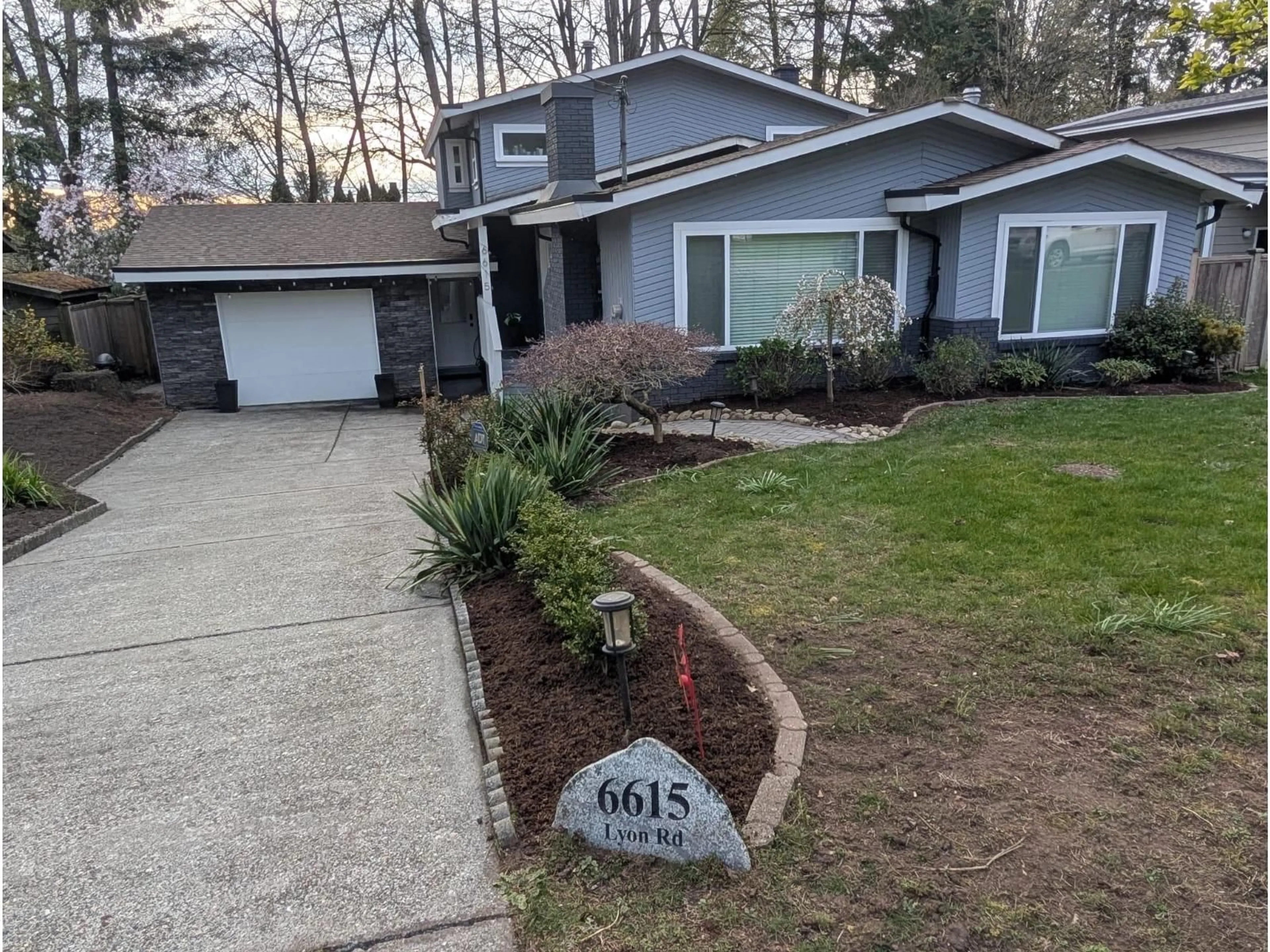 Home with vinyl exterior material, street for 6615 LYON ROAD, Delta British Columbia V4E1H6