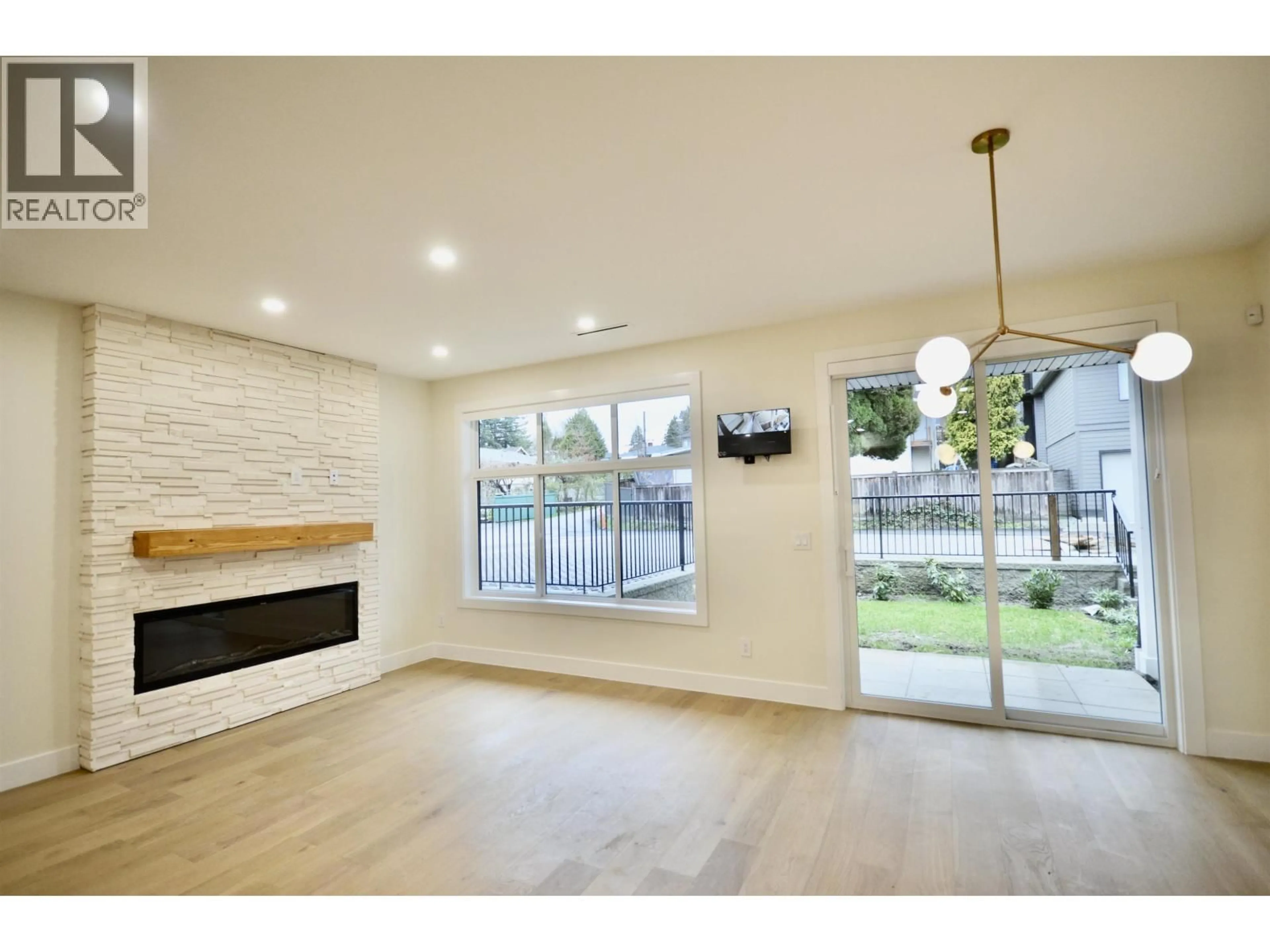 Unknown for 104 - 901 EDGAR AVENUE, Coquitlam British Columbia V3K2K1