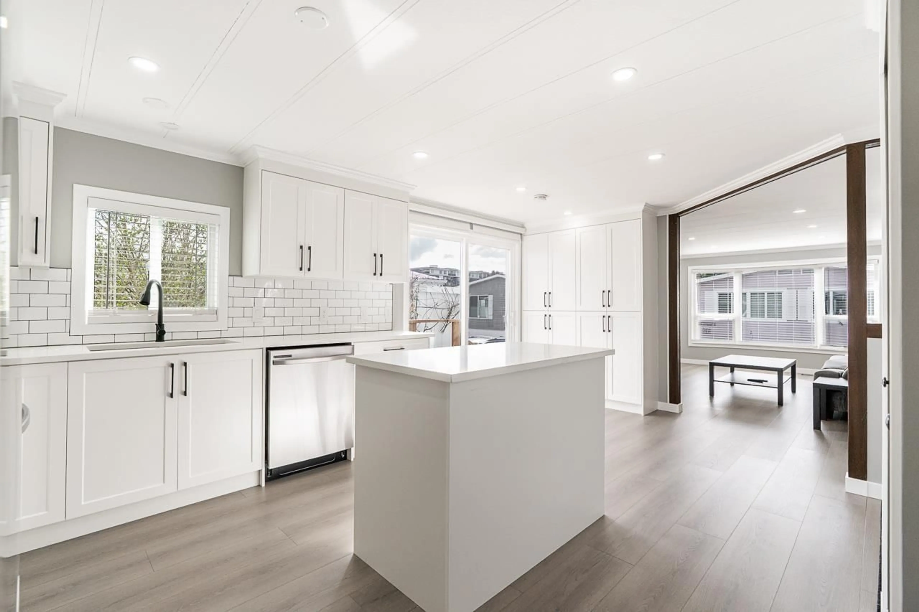 Open concept kitchen, ceramic/tile floor for 46 - 8254 134 STREET, Surrey British Columbia V3W6M2