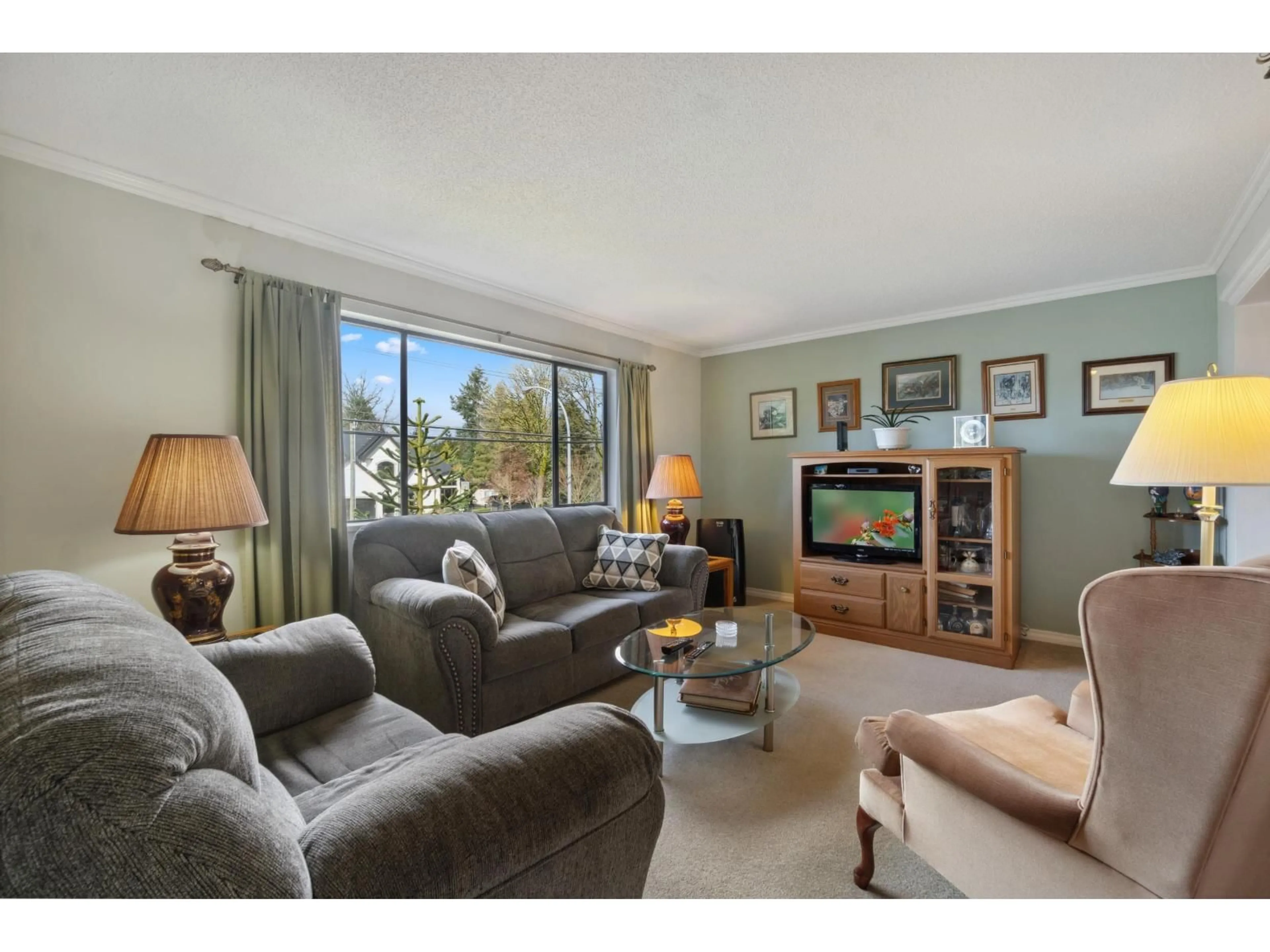 Living room with furniture, unknown for 6180 181A STREET, Surrey British Columbia V3S4M2
