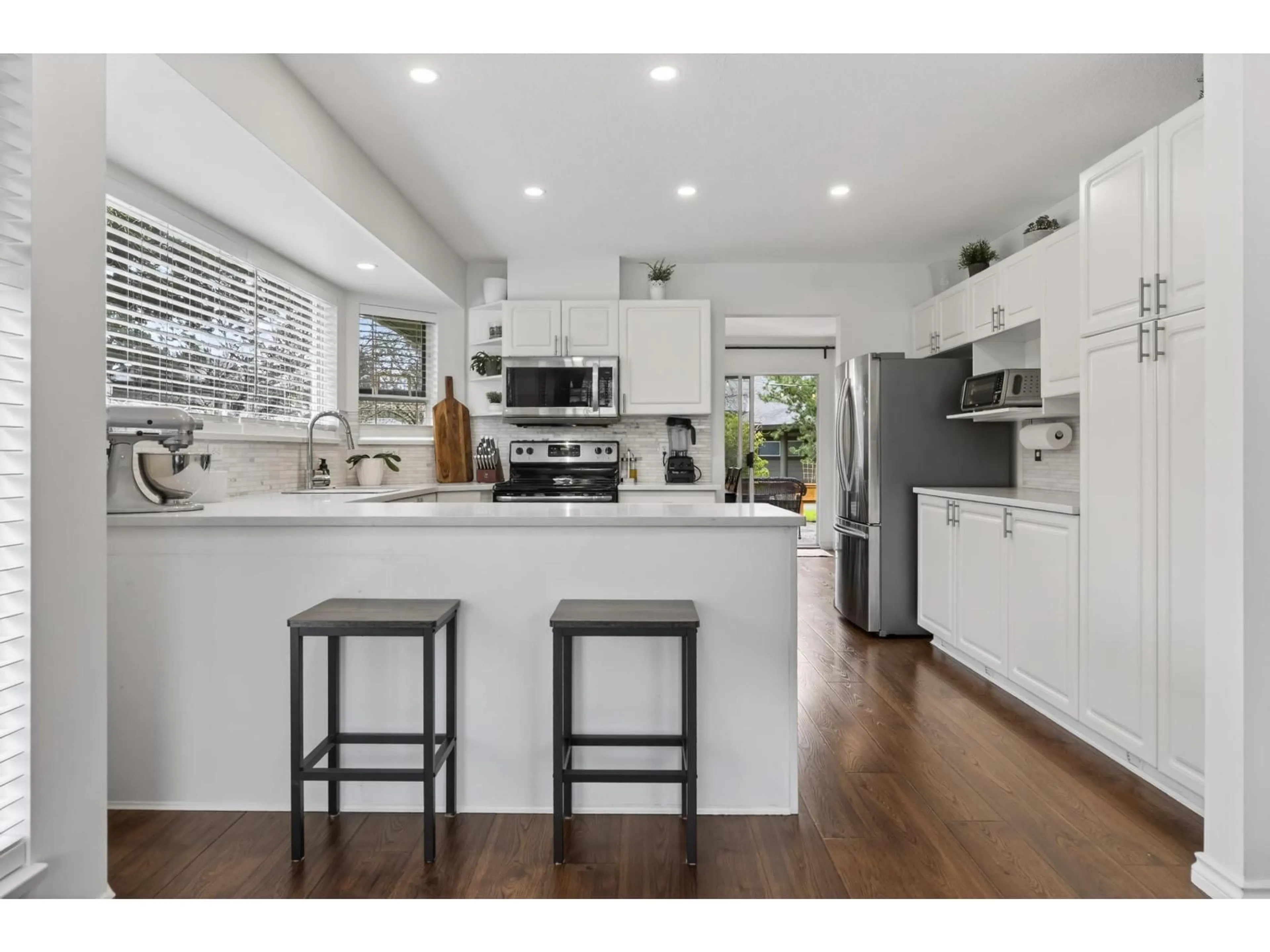 Open concept kitchen, unknown for 109 - 16080 82 AVENUE, Surrey British Columbia V4N0N6