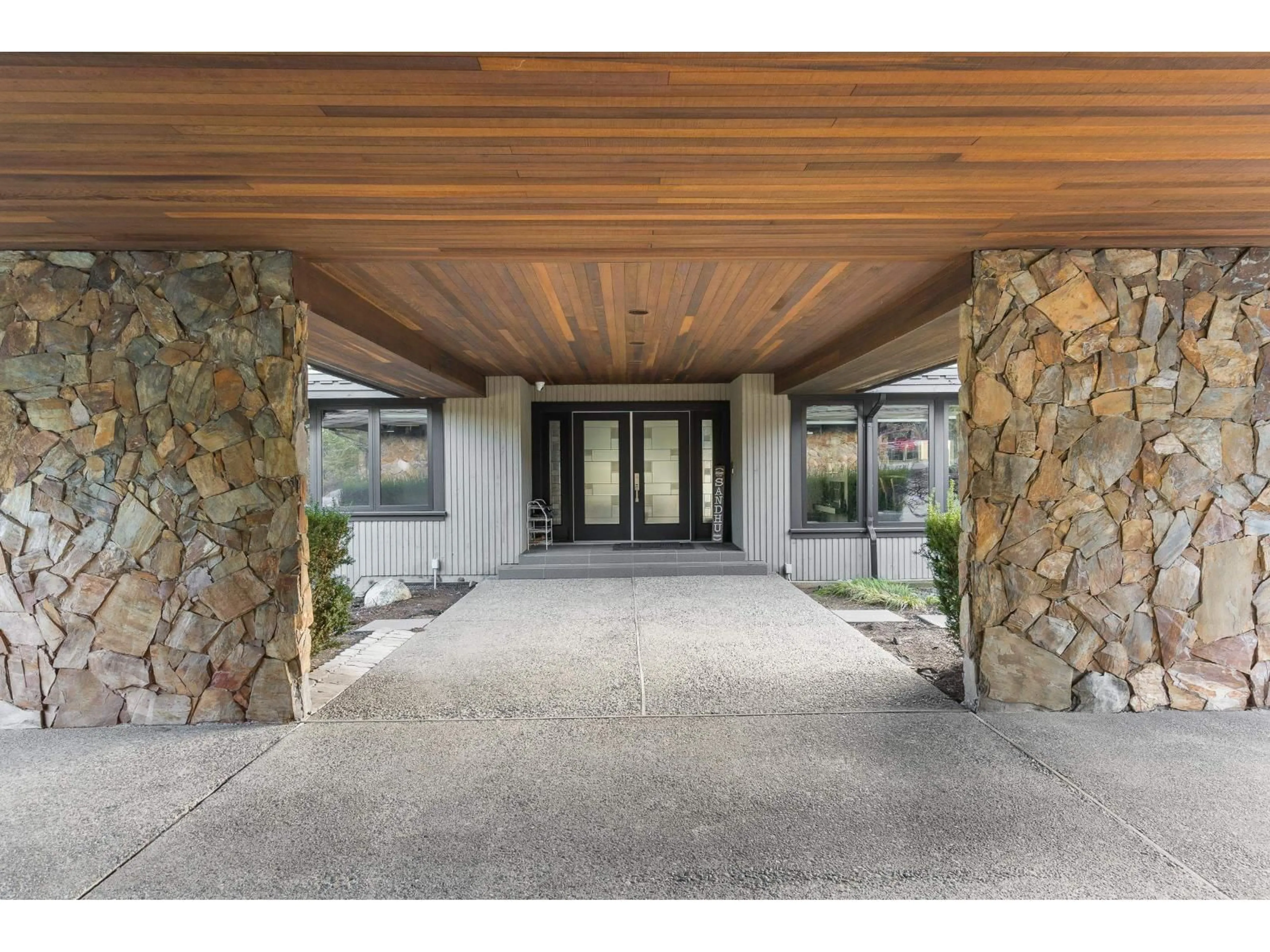 Indoor foyer for 29852 MACLURE ROAD, Abbotsford British Columbia V4X1G5