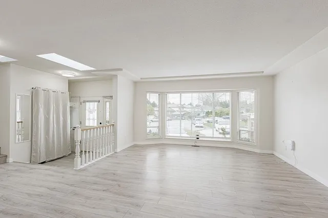 13285 98 AVENUE, Surrey 3