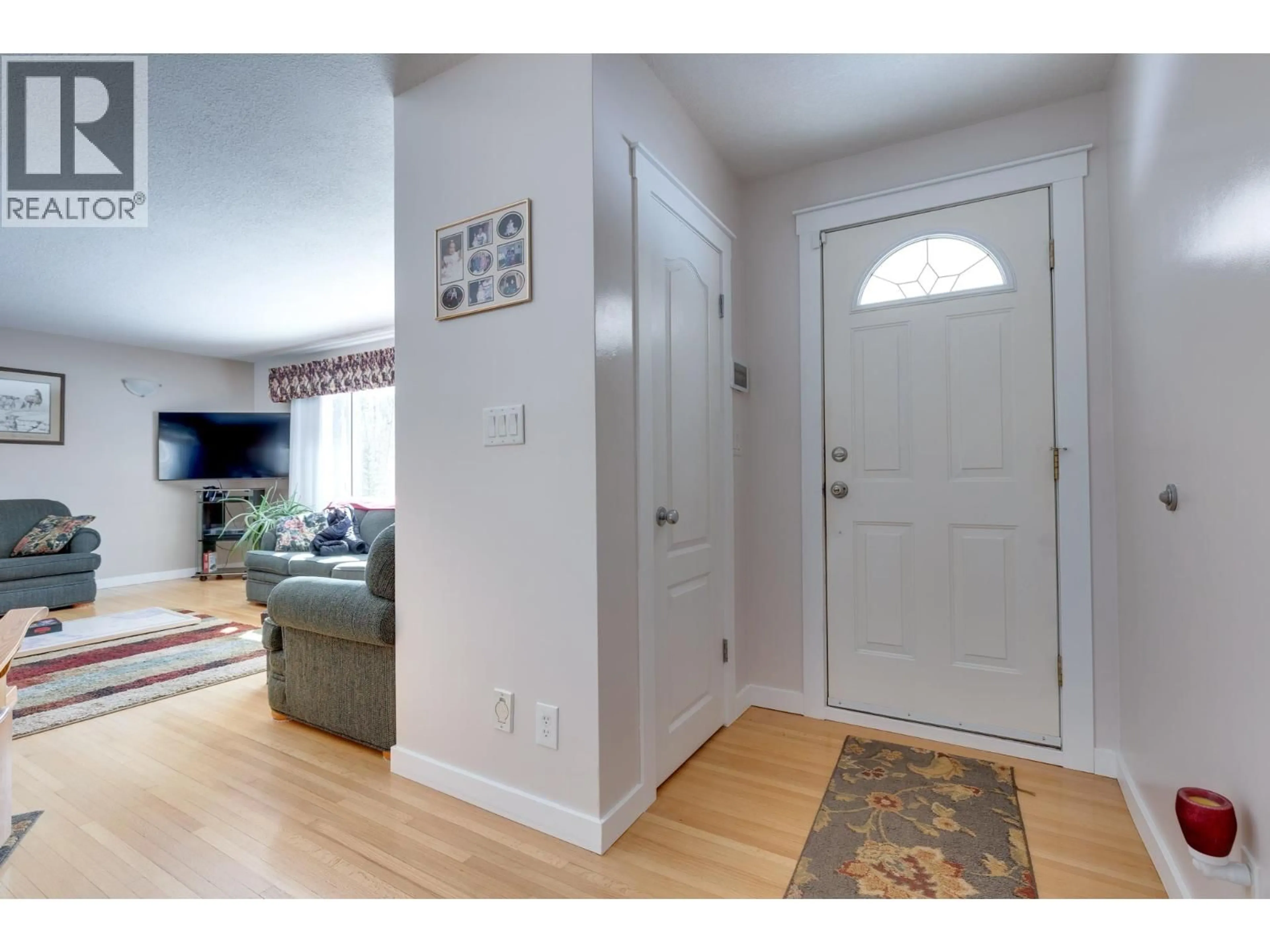 Indoor entryway for 6770 CRANBROOK HILL ROAD, Prince George British Columbia V2M7C7