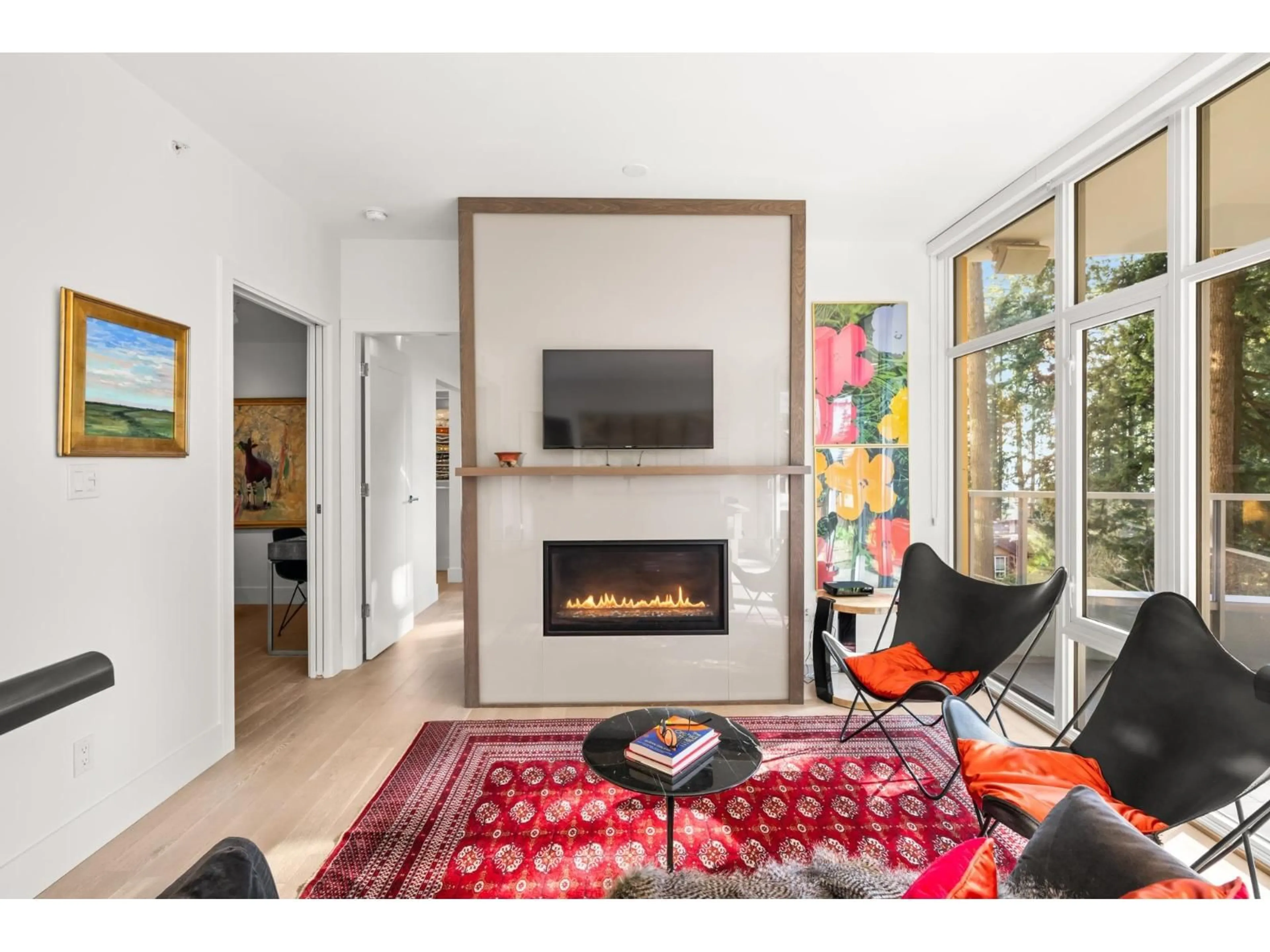 Living room with furniture, unknown for 407 - 1501 VIDAL STREET, White Rock British Columbia V4B0B5