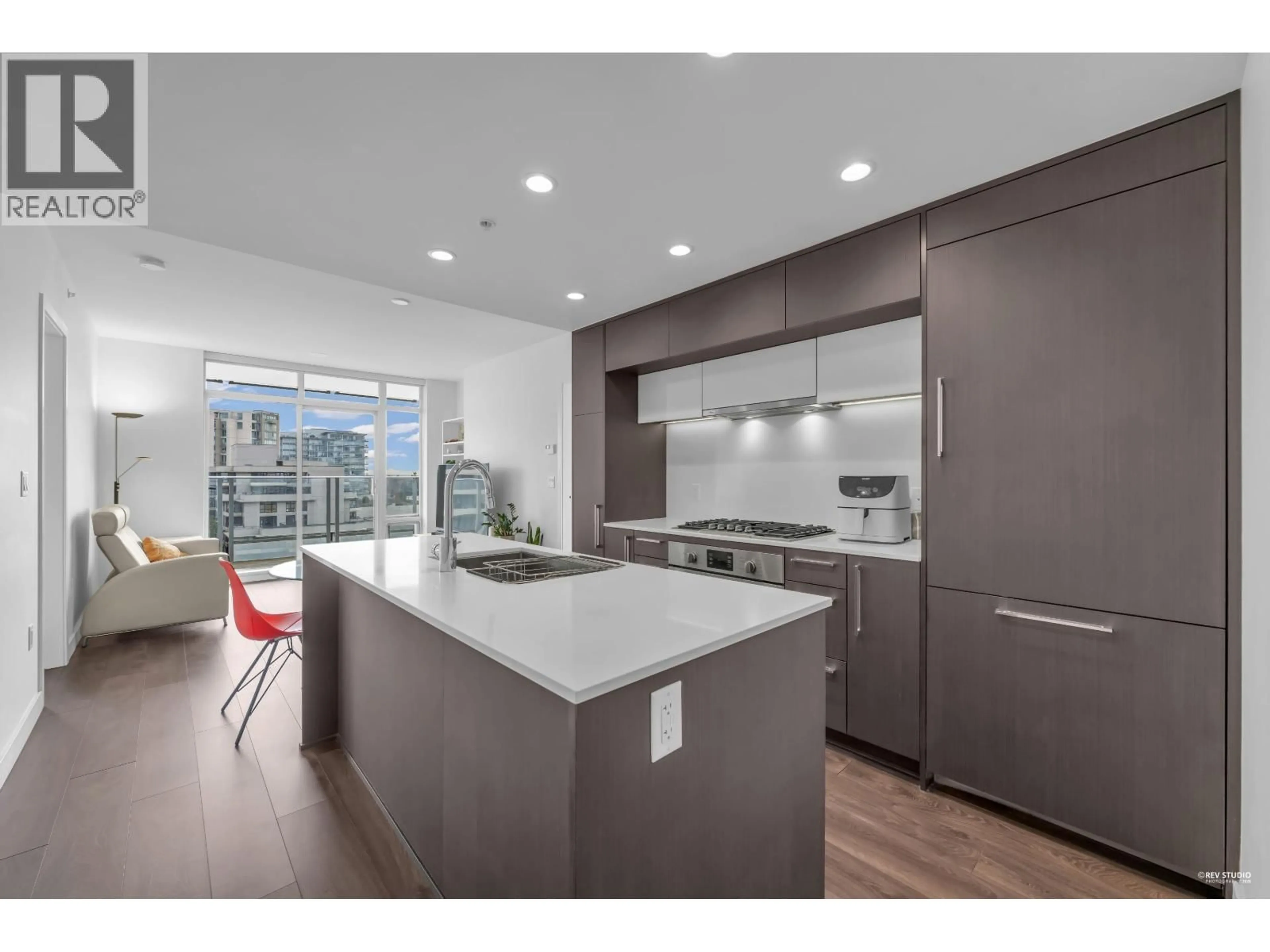 Open concept kitchen, wood/laminate floor for 901 - 5580 NO. 3 ROAD, Richmond British Columbia V6X0R8