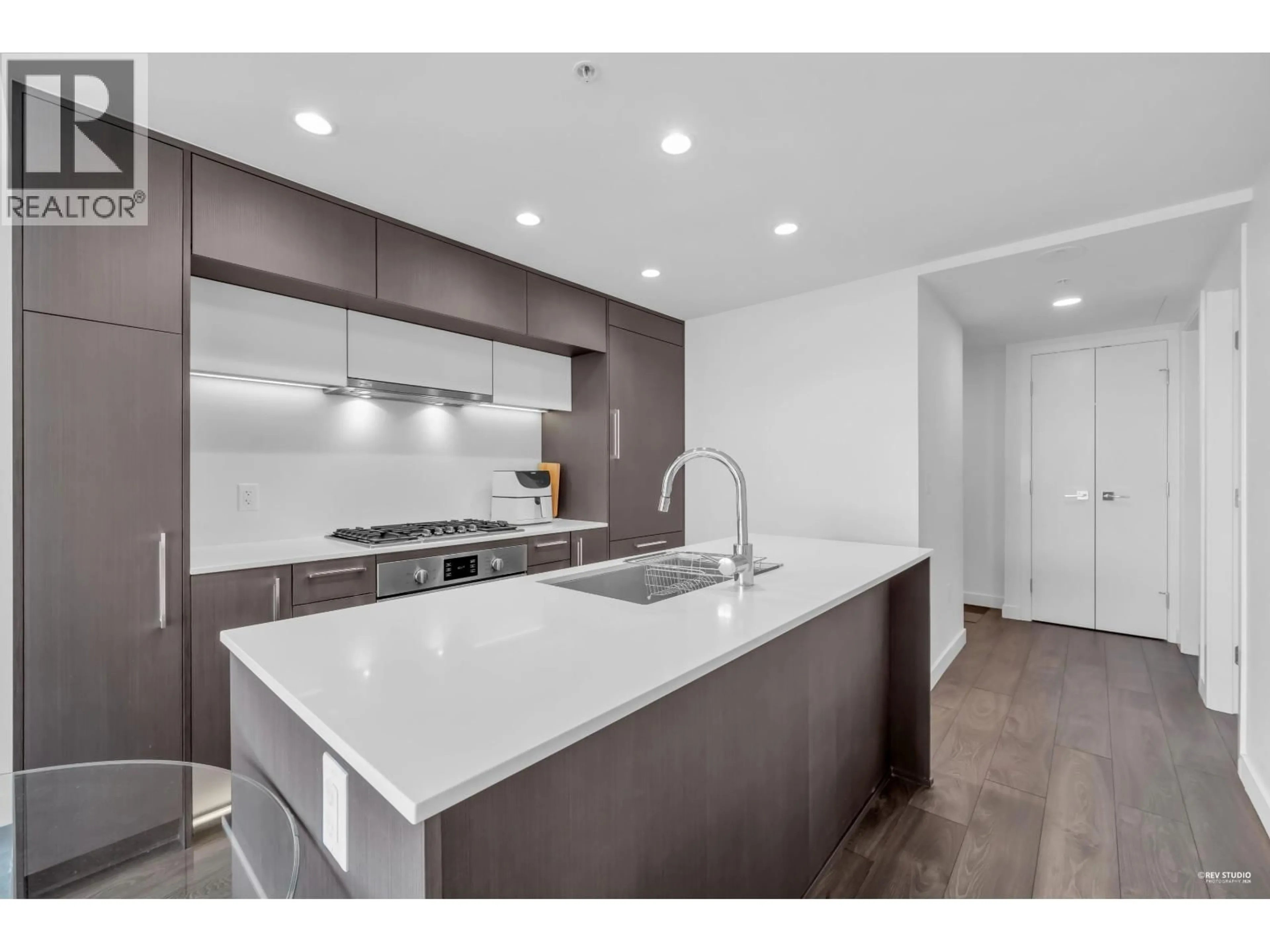 Open concept kitchen, unknown for 901 - 5580 NO. 3 ROAD, Richmond British Columbia V6X0R8