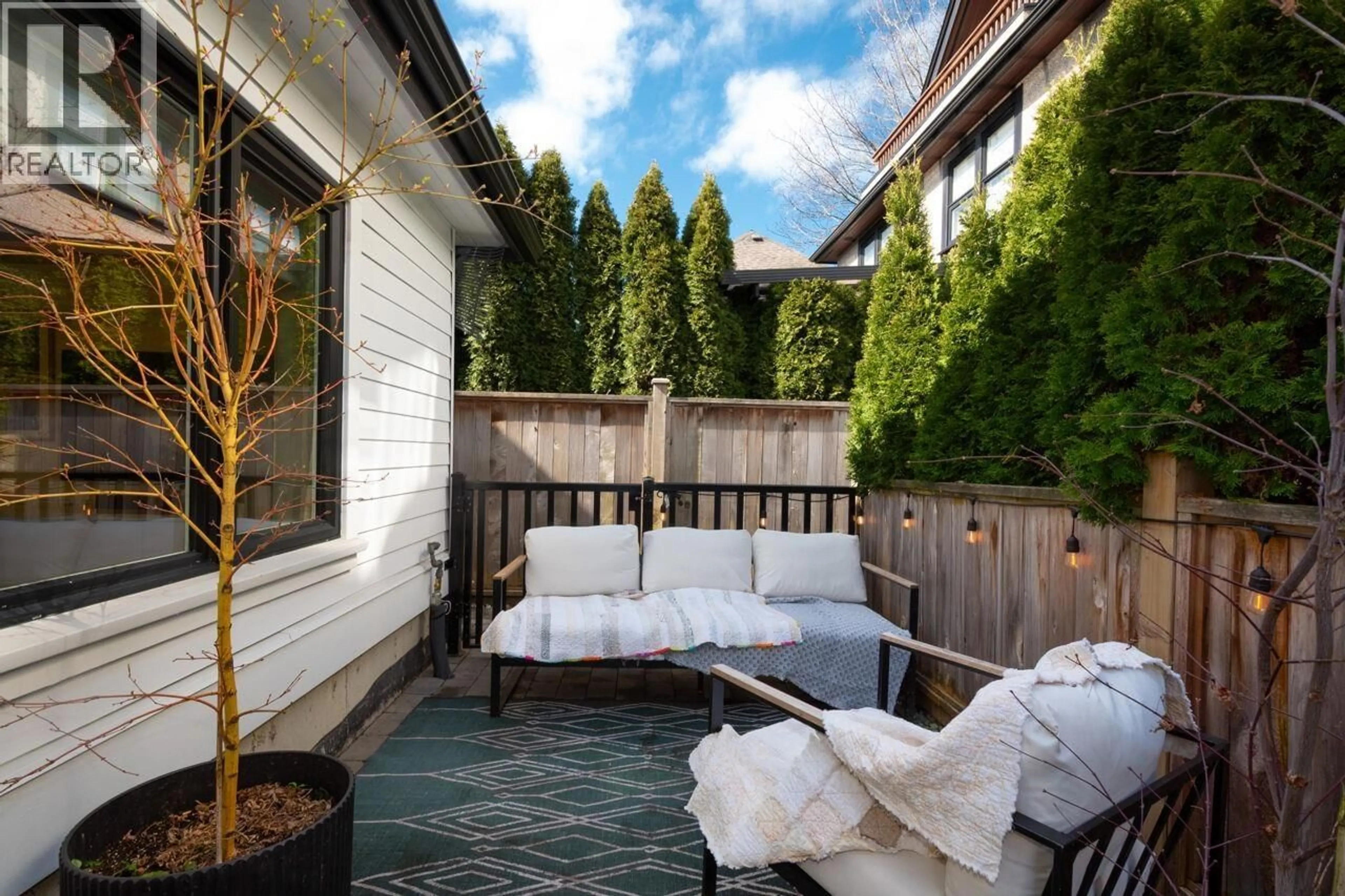 Patio, street for 1026 13TH AVENUE, Vancouver British Columbia V5T2L8