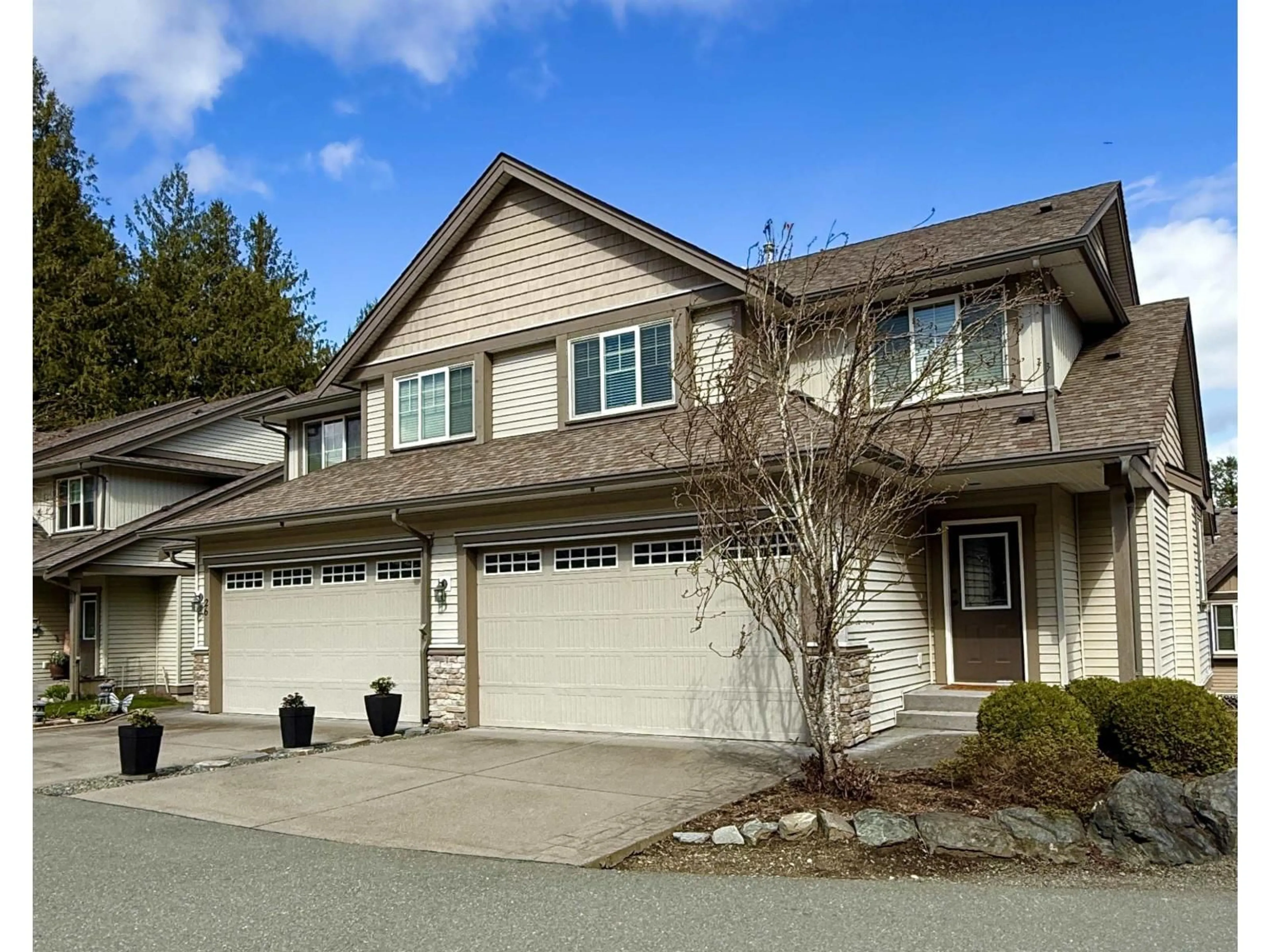Home with vinyl exterior material, street for 27 - 46791 HUDSON ROAD, Chilliwack British Columbia V2R0L5