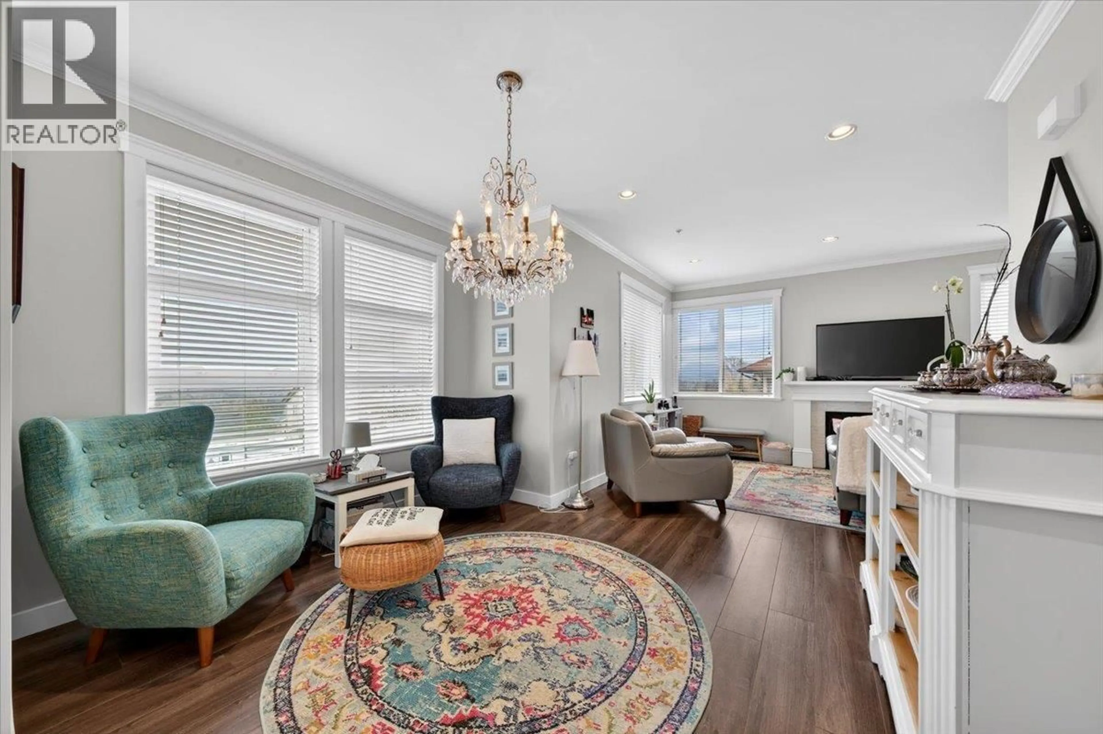 Living room with furniture, unknown for 18 - 10480 248 STREET, Maple Ridge British Columbia V2W0J4