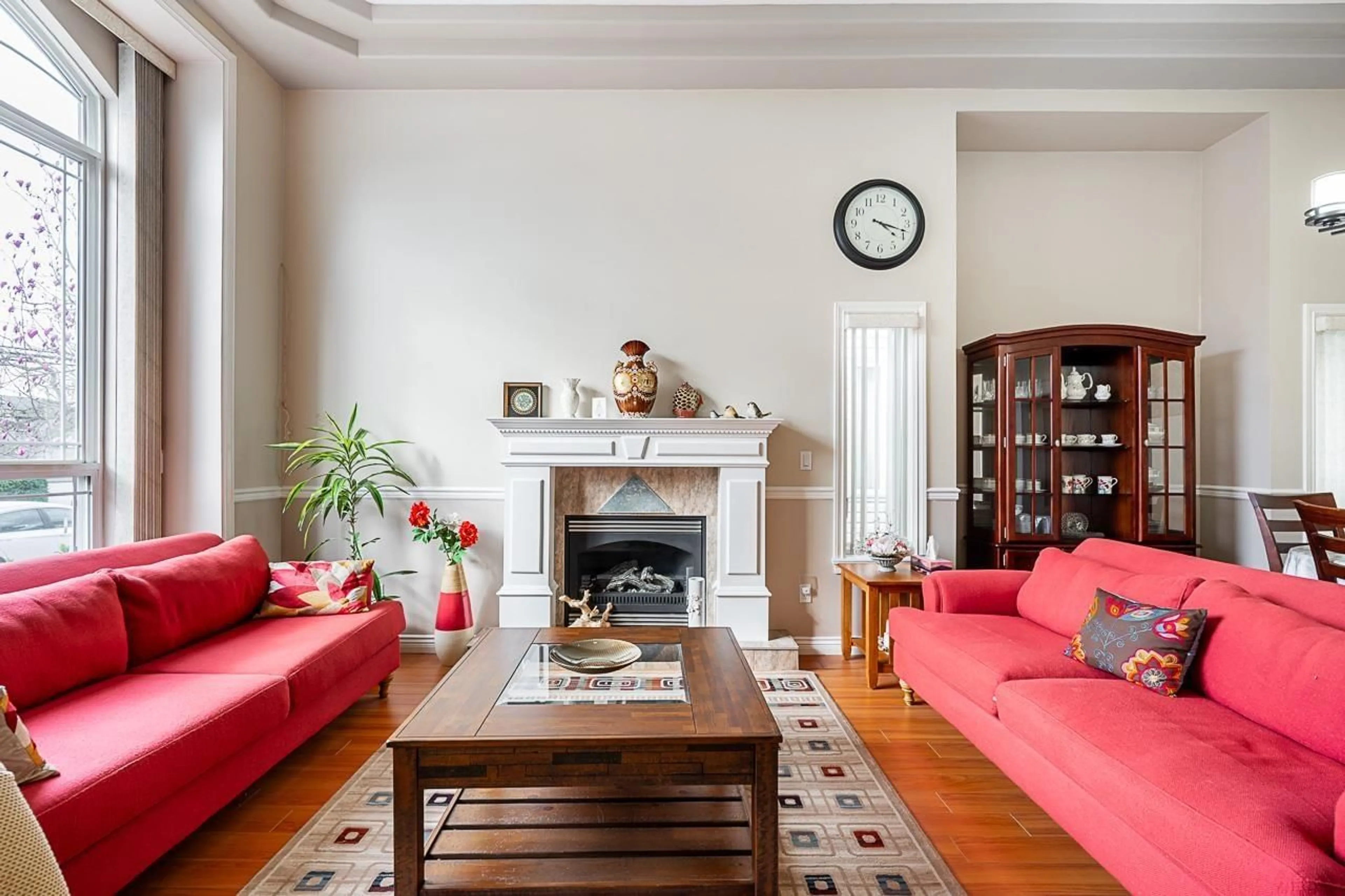 Living room with furniture, unknown for 8358 144 STREET, Surrey British Columbia V3W5T5