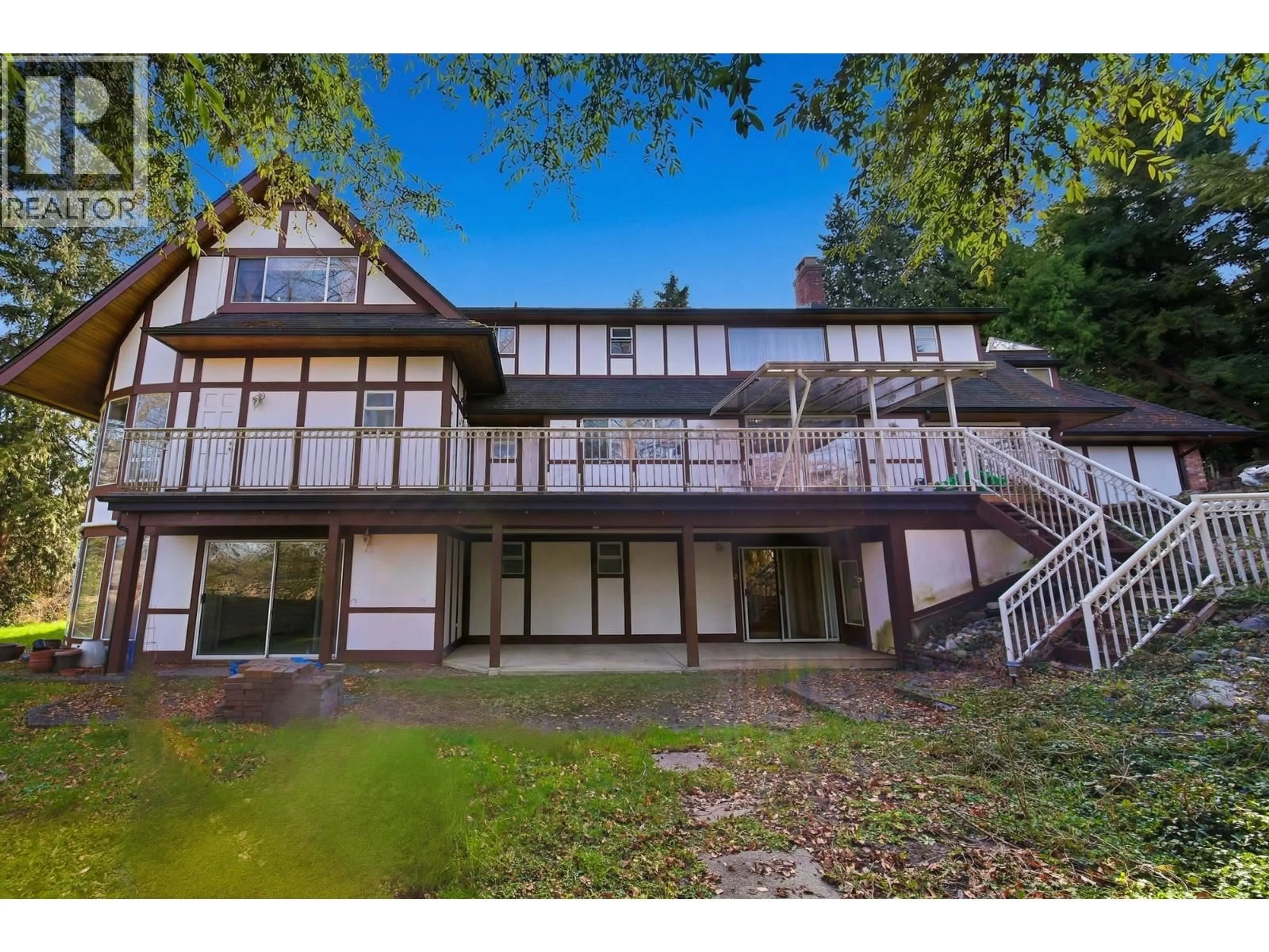 A pic from outside/outdoor area/front of a property/back of a property/a pic from drone, water/lake/river/ocean view for 5780 MALVERN AVENUE, Burnaby British Columbia V5E3E4
