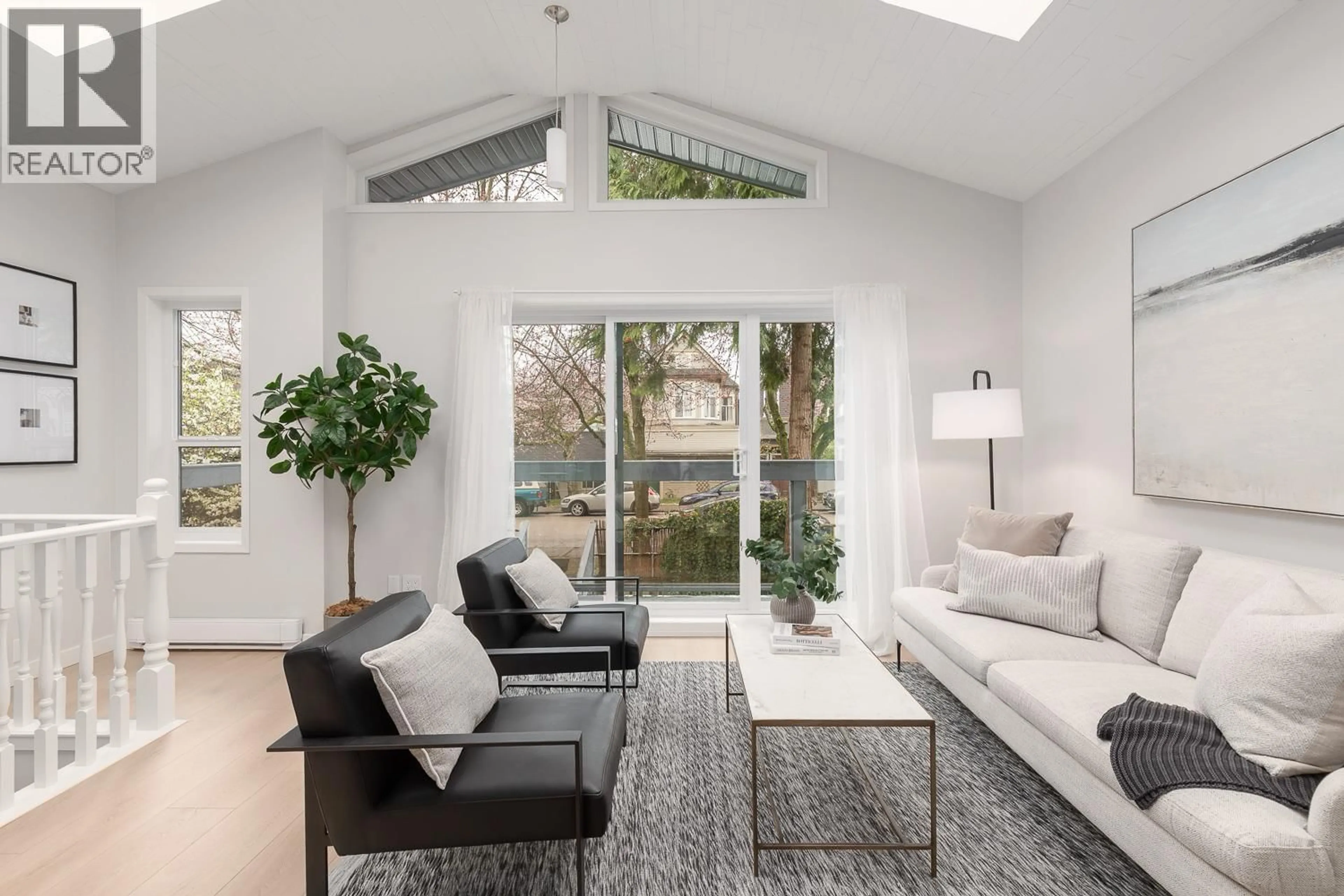 Living room with furniture, unknown for 721 PENDER STREET, Vancouver British Columbia V6A1V8