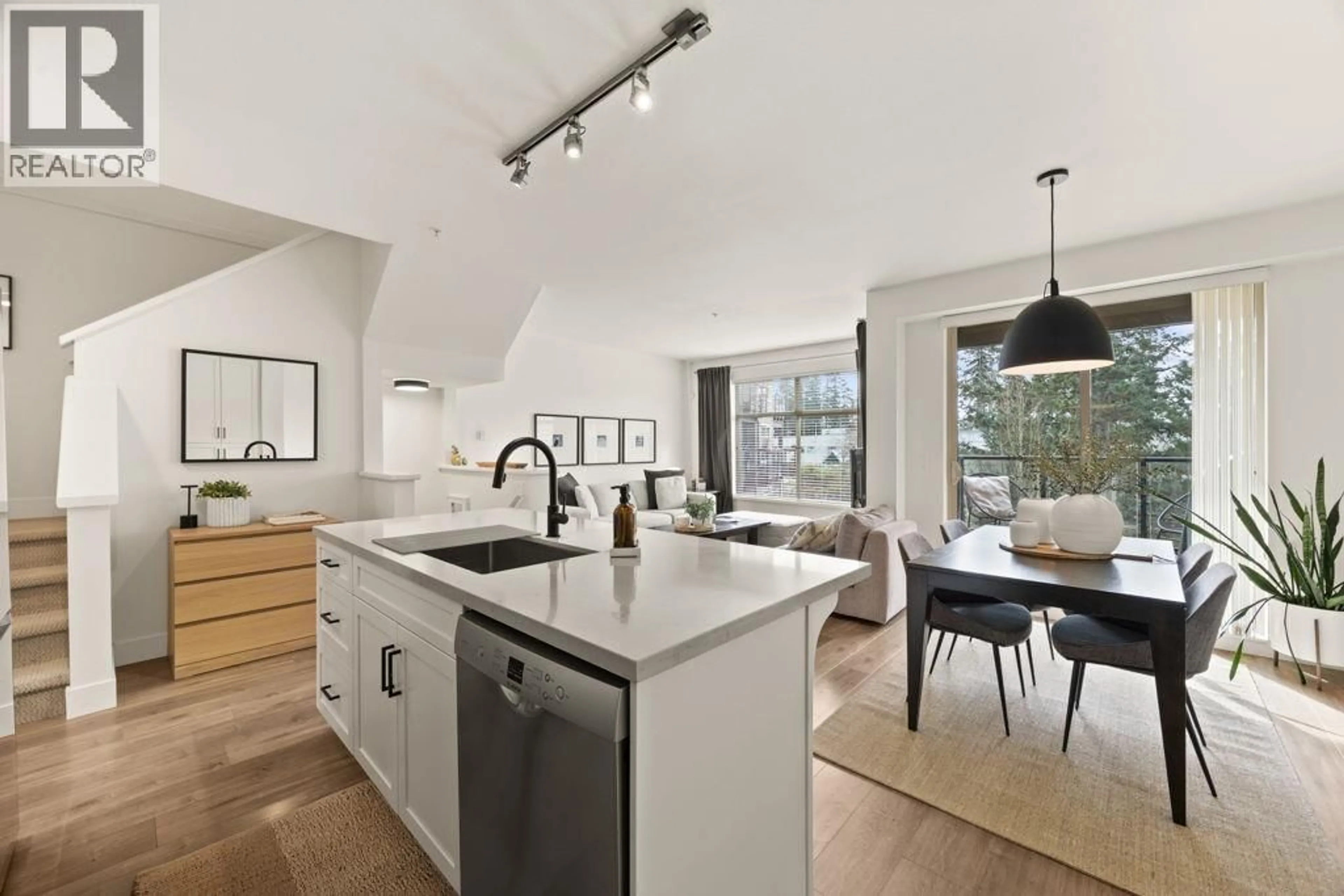 Open concept kitchen, unknown for 102 - 300 PANORAMA PLACE, Port Moody British Columbia V3H5H5