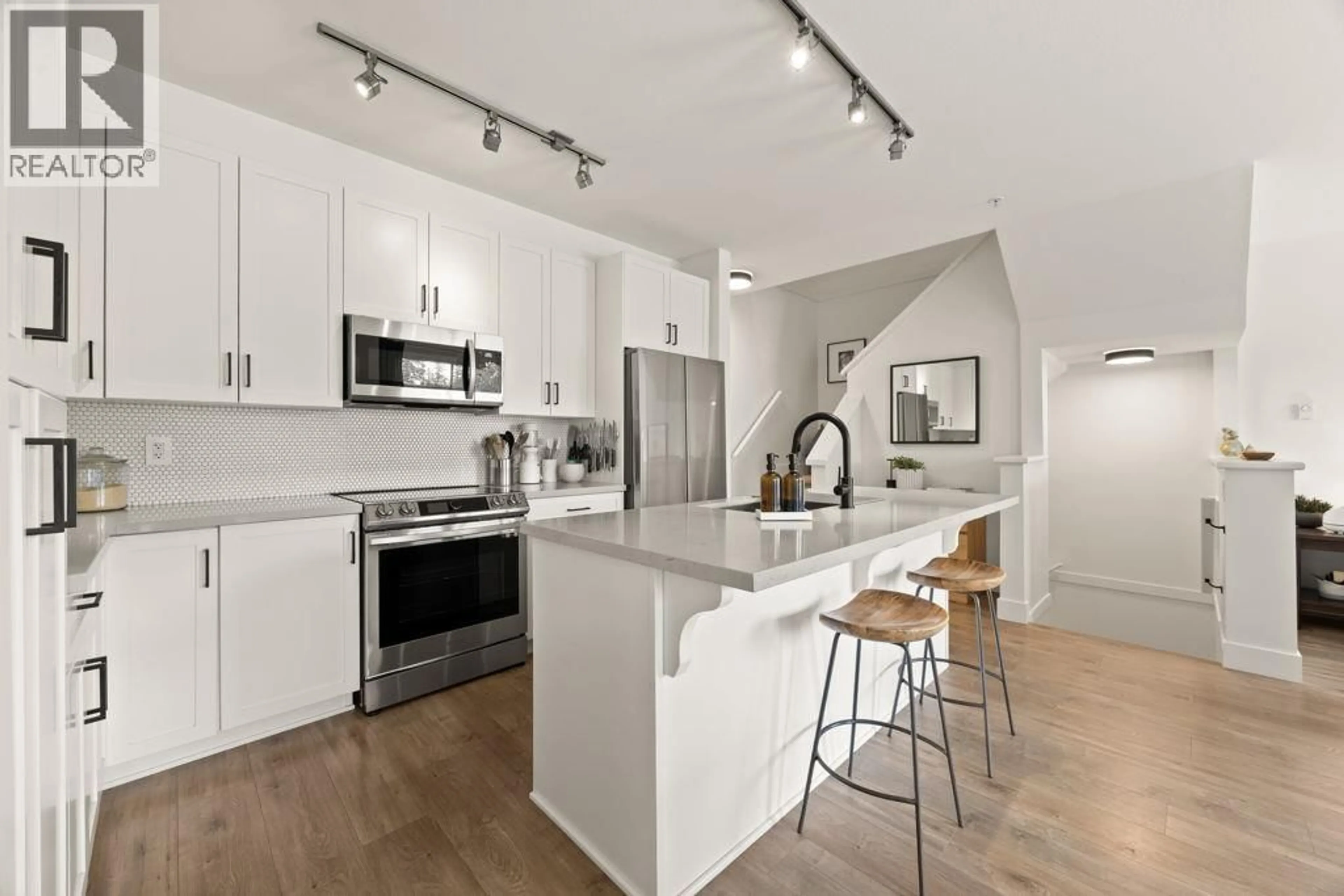 Open concept kitchen, unknown for 102 - 300 PANORAMA PLACE, Port Moody British Columbia V3H5H5
