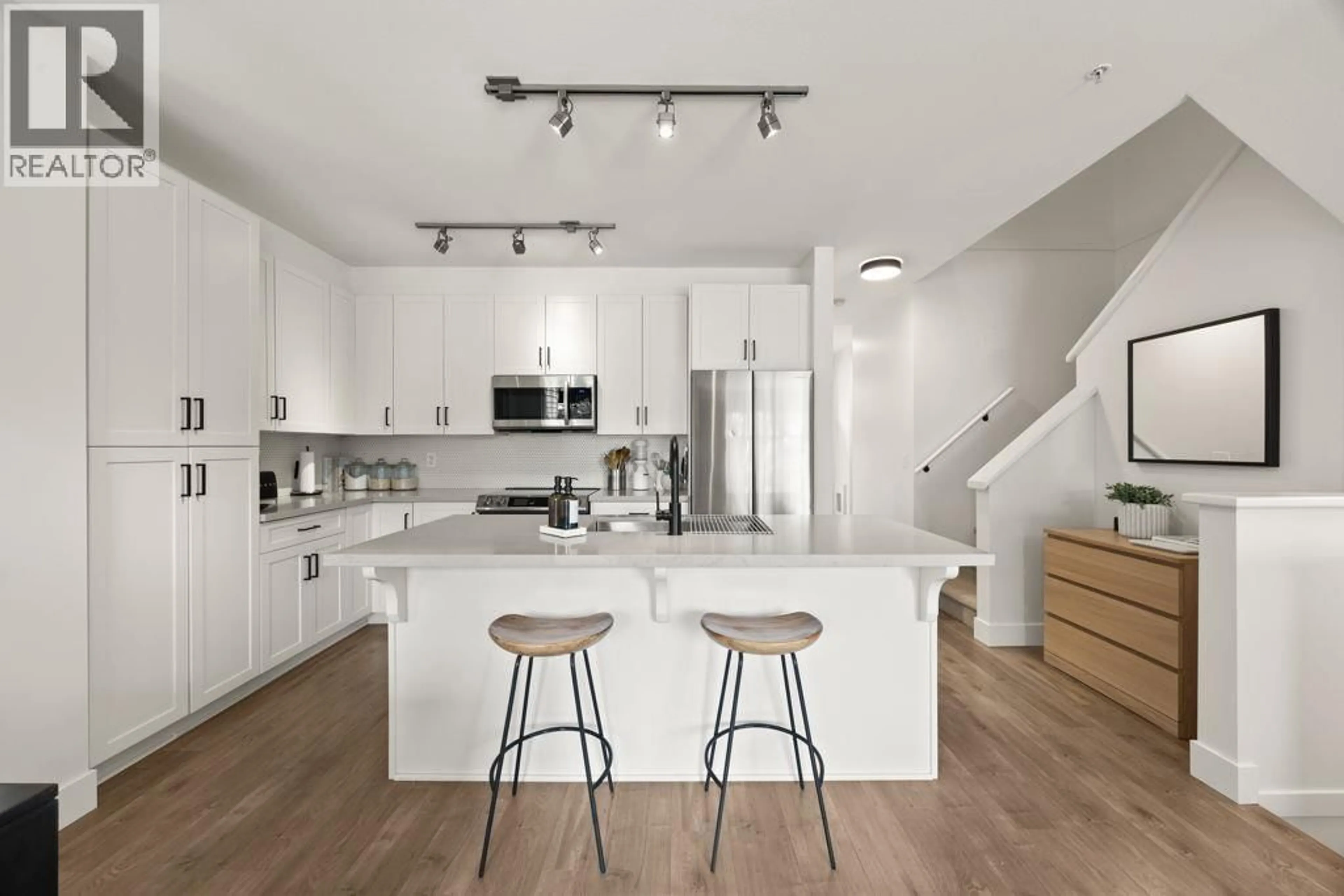 Open concept kitchen, unknown for 102 - 300 PANORAMA PLACE, Port Moody British Columbia V3H5H5
