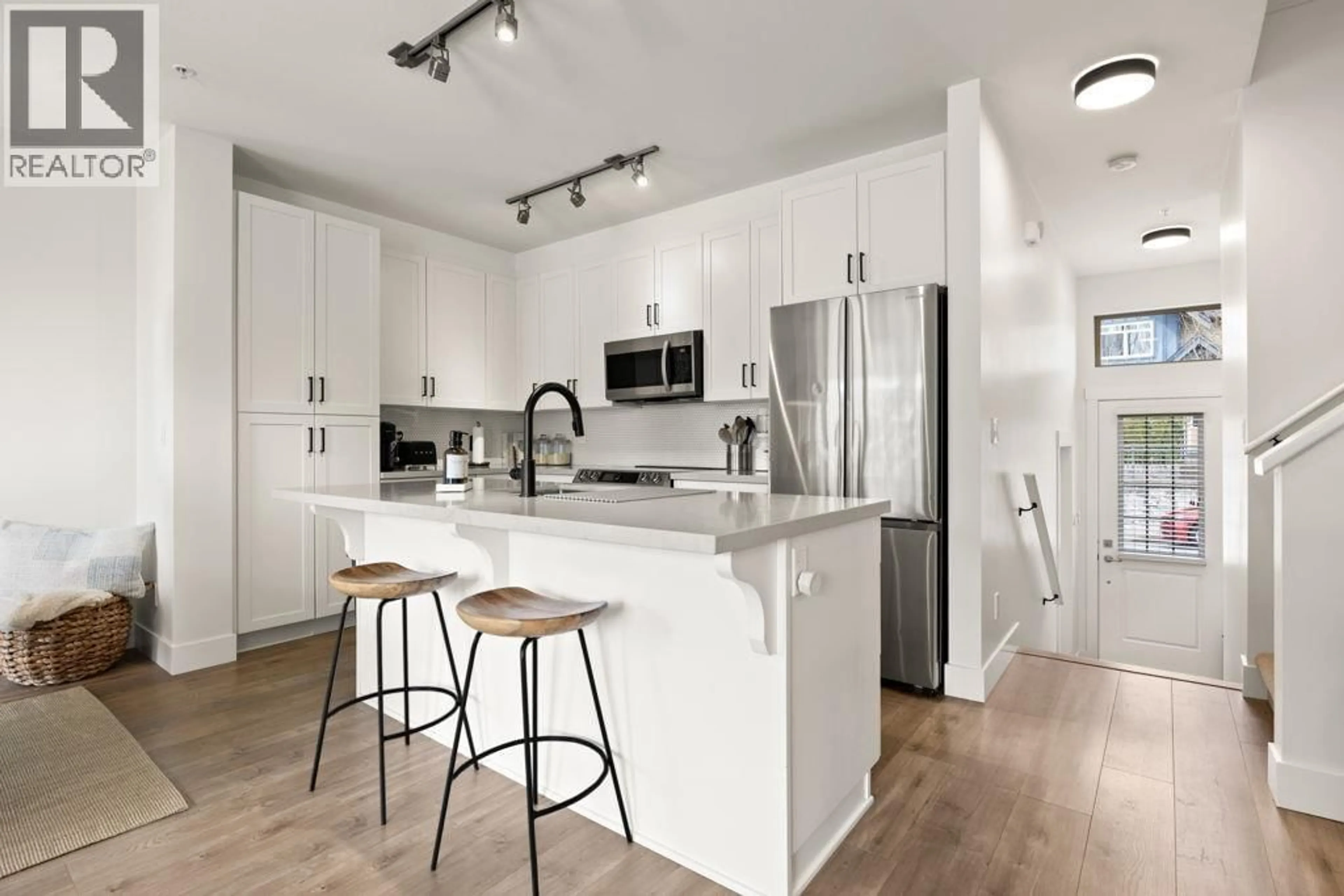 Open concept kitchen, unknown for 102 - 300 PANORAMA PLACE, Port Moody British Columbia V3H5H5