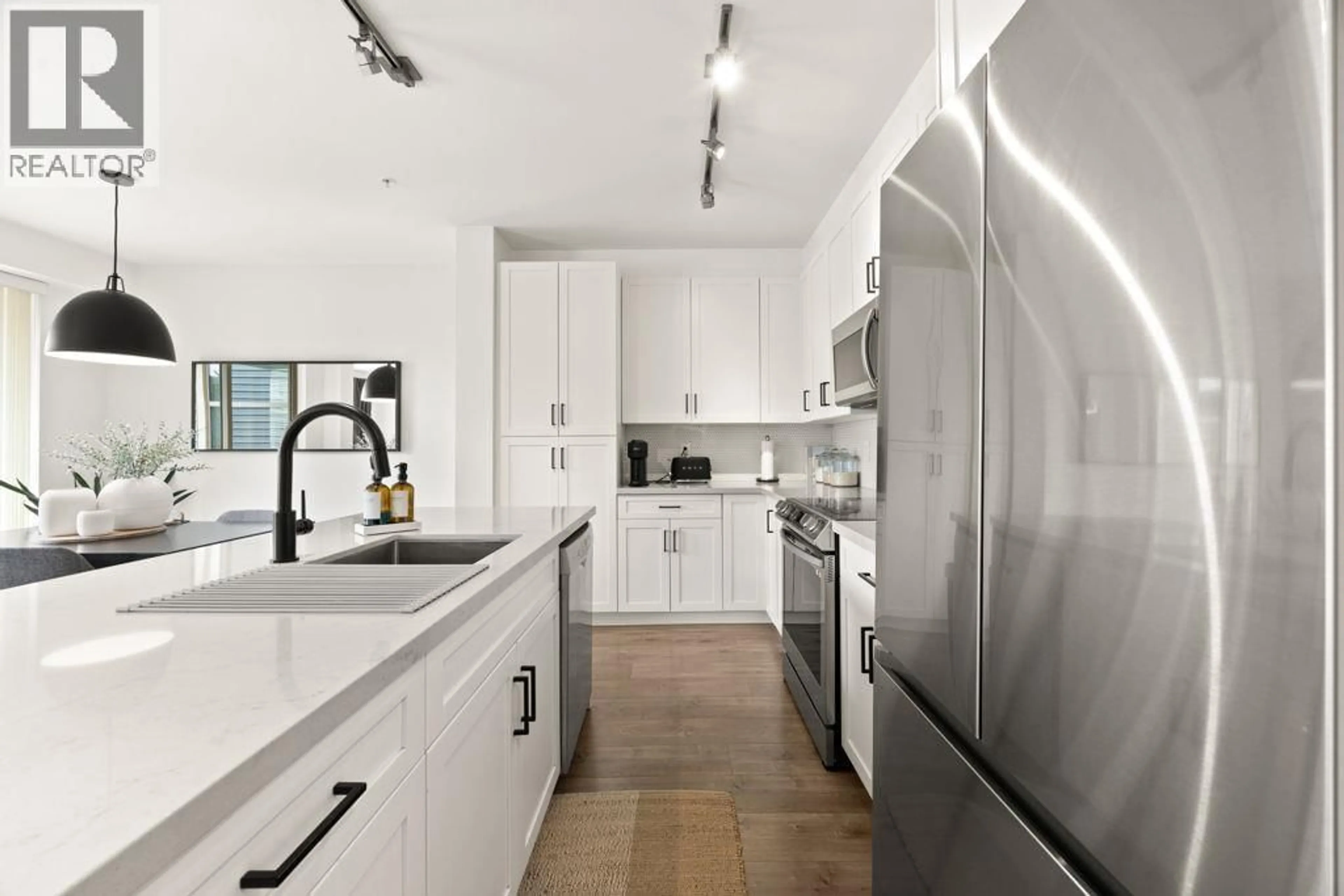 Unknown for 102 - 300 PANORAMA PLACE, Port Moody British Columbia V3H5H5