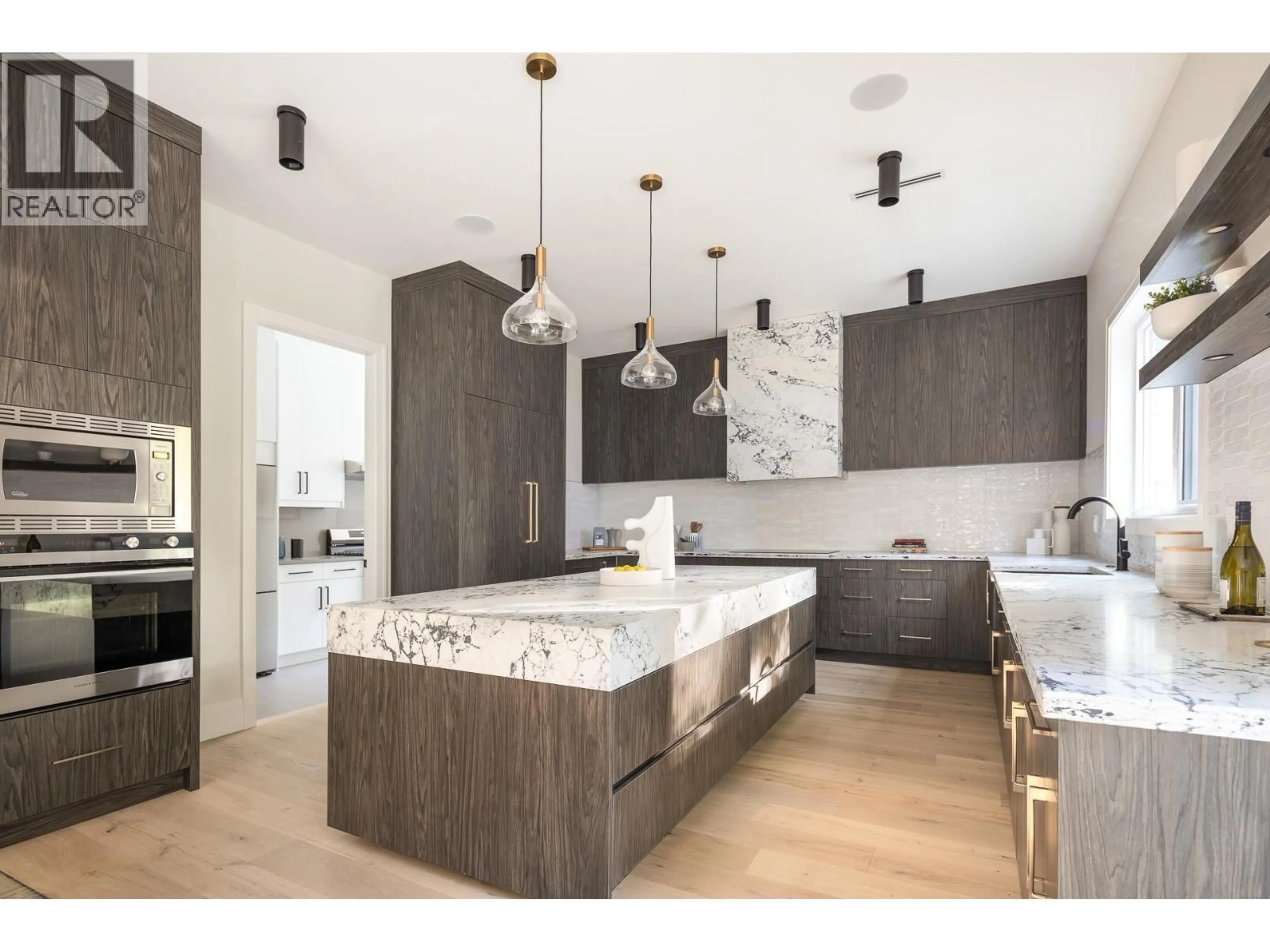 Contemporary kitchen, unknown for 936 POIRIER STREET, Coquitlam British Columbia V3J6C4