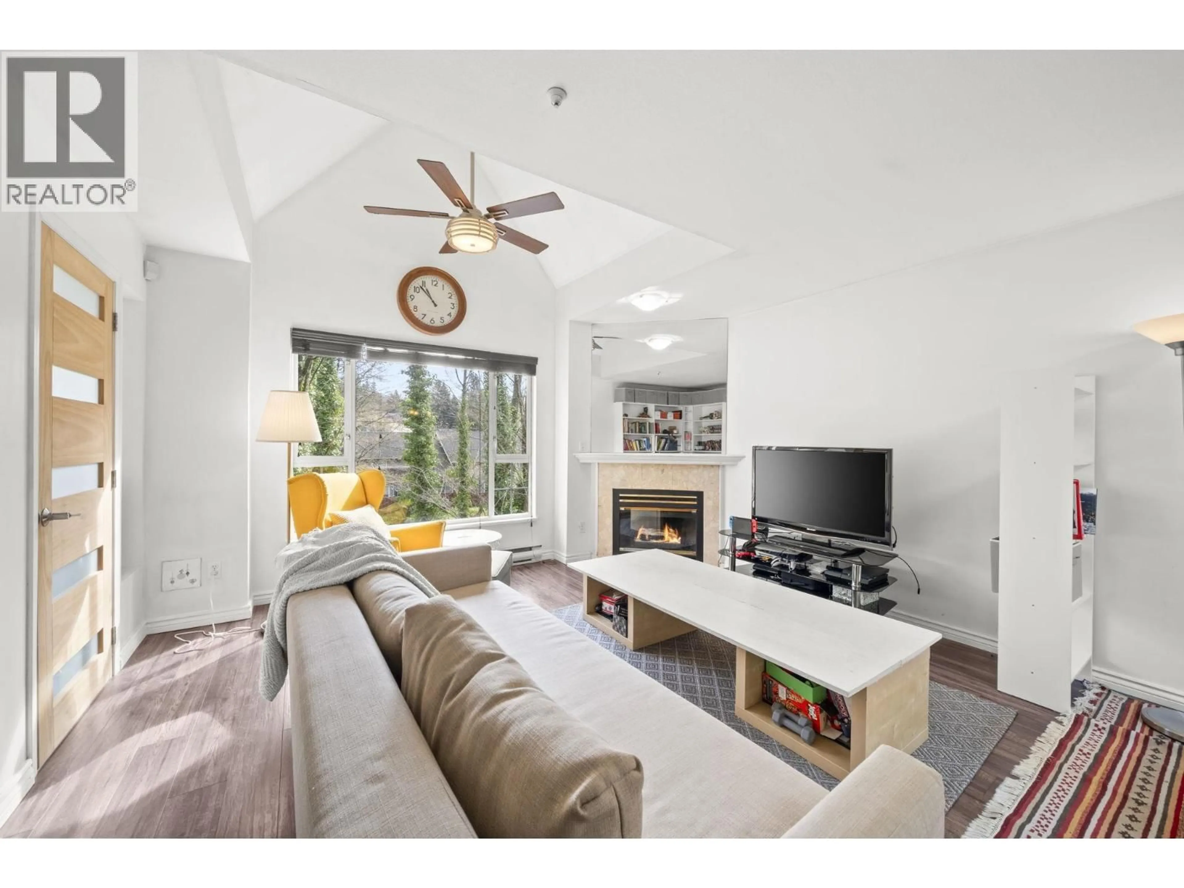 Living room with furniture, unknown for 304 - 1550 FELL AVENUE, North Vancouver British Columbia V7P3E7