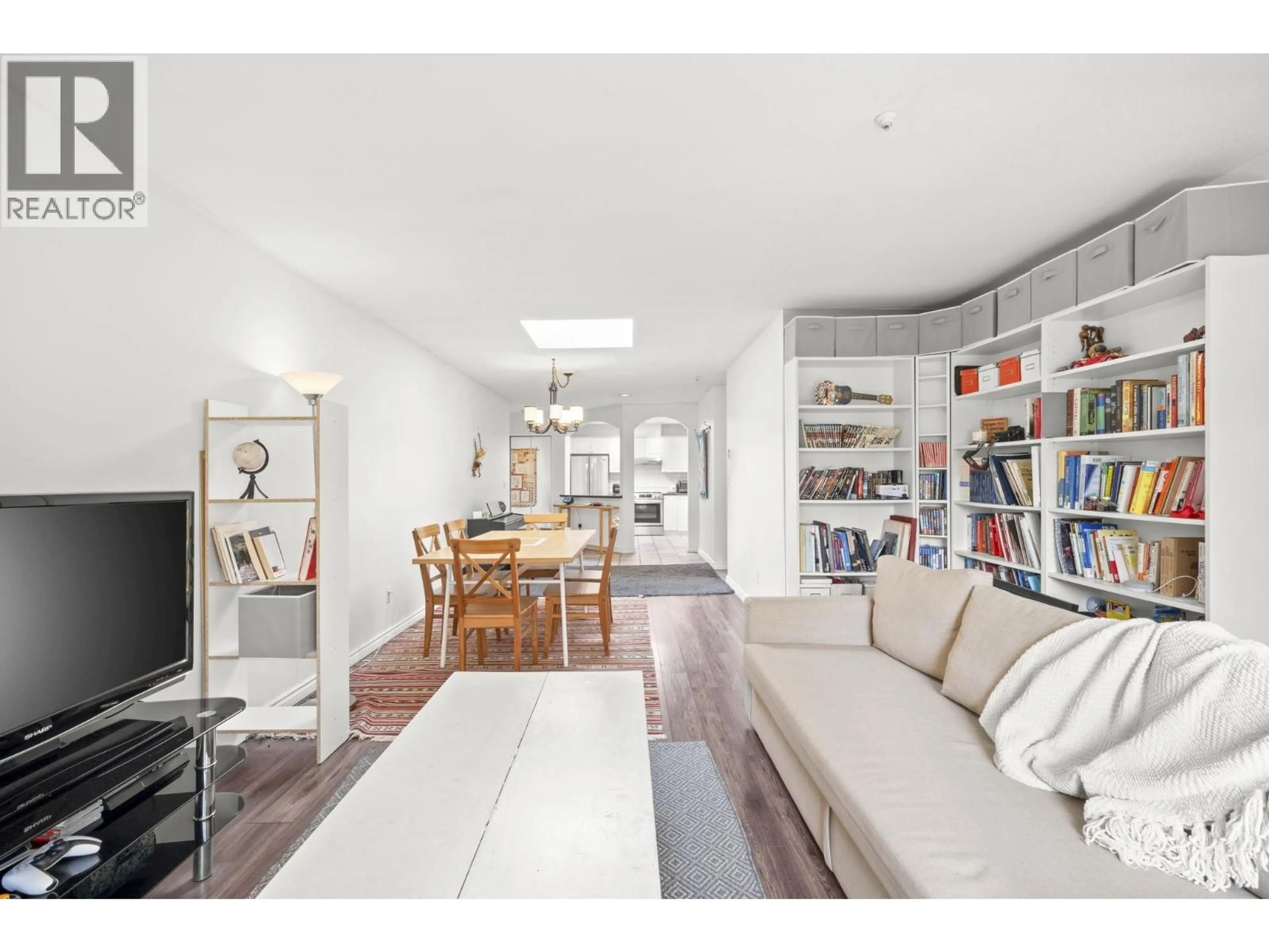 Unknown for 304 - 1550 FELL AVENUE, North Vancouver British Columbia V7P3E7