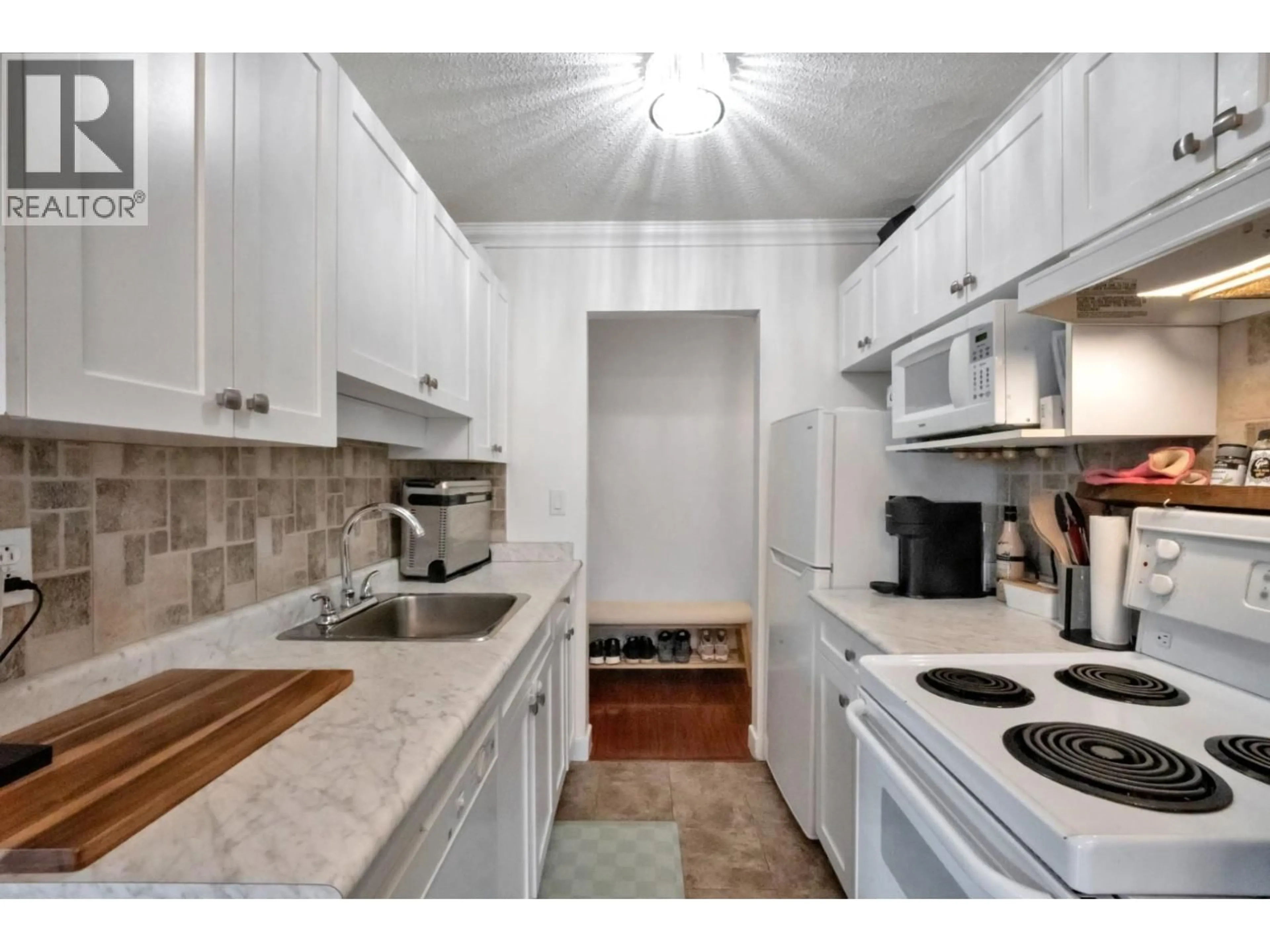 Standard kitchen, unknown for 103 - 214 15TH STREET, North Vancouver British Columbia V7L2R3