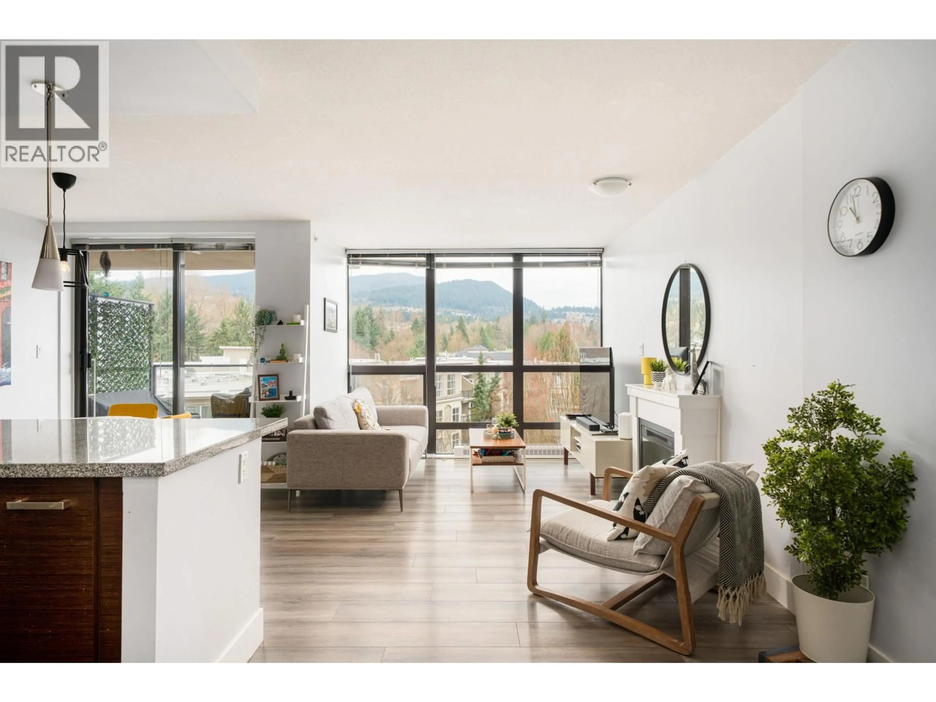 Open concept kitchen, ceramic/tile floor for 702 - 2959 GLEN DRIVE, Coquitlam British Columbia V3B0B8