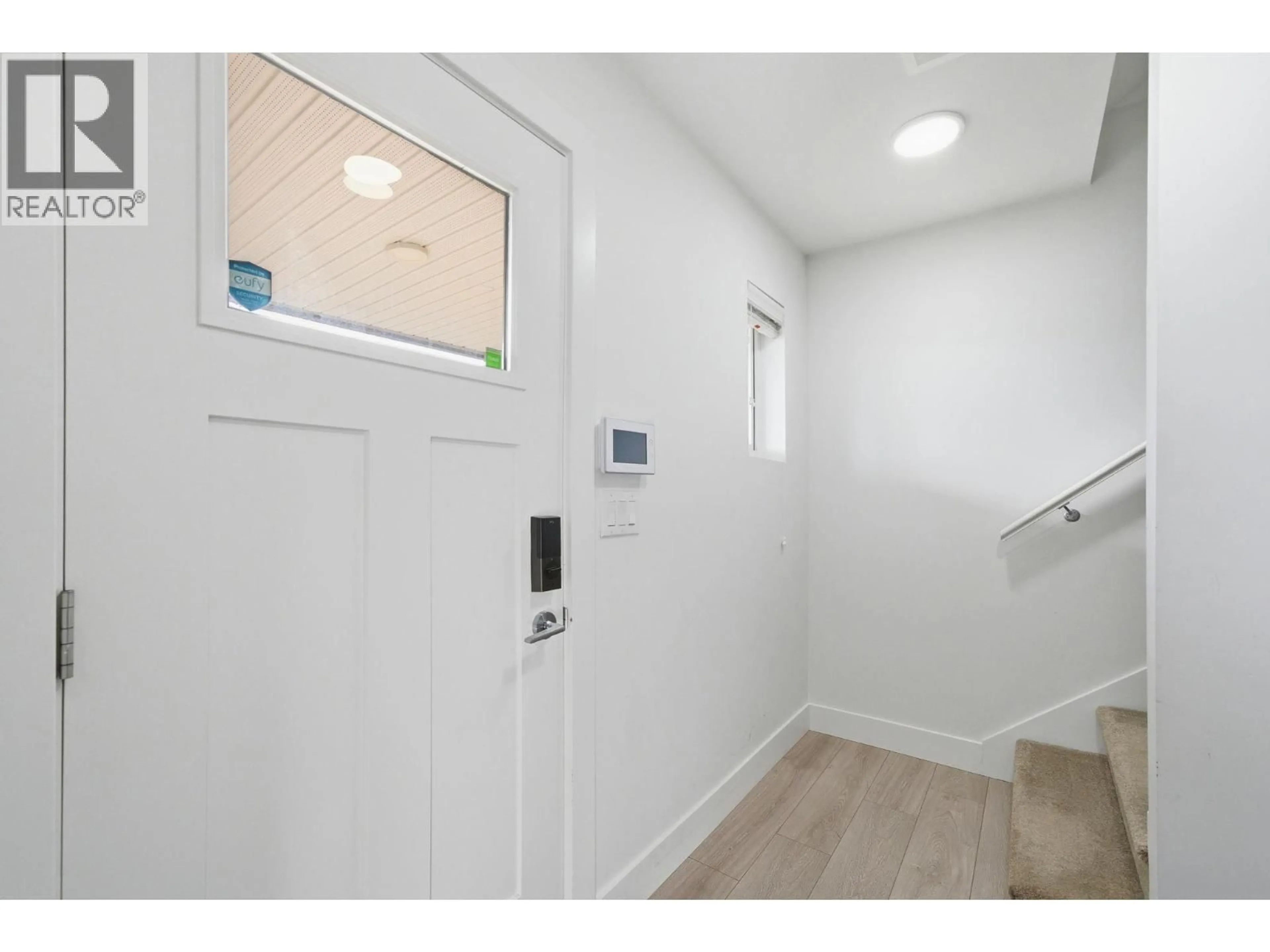 Indoor entryway for 102 - 1311 HACHEY AVENUE, Coquitlam British Columbia V3K0C6