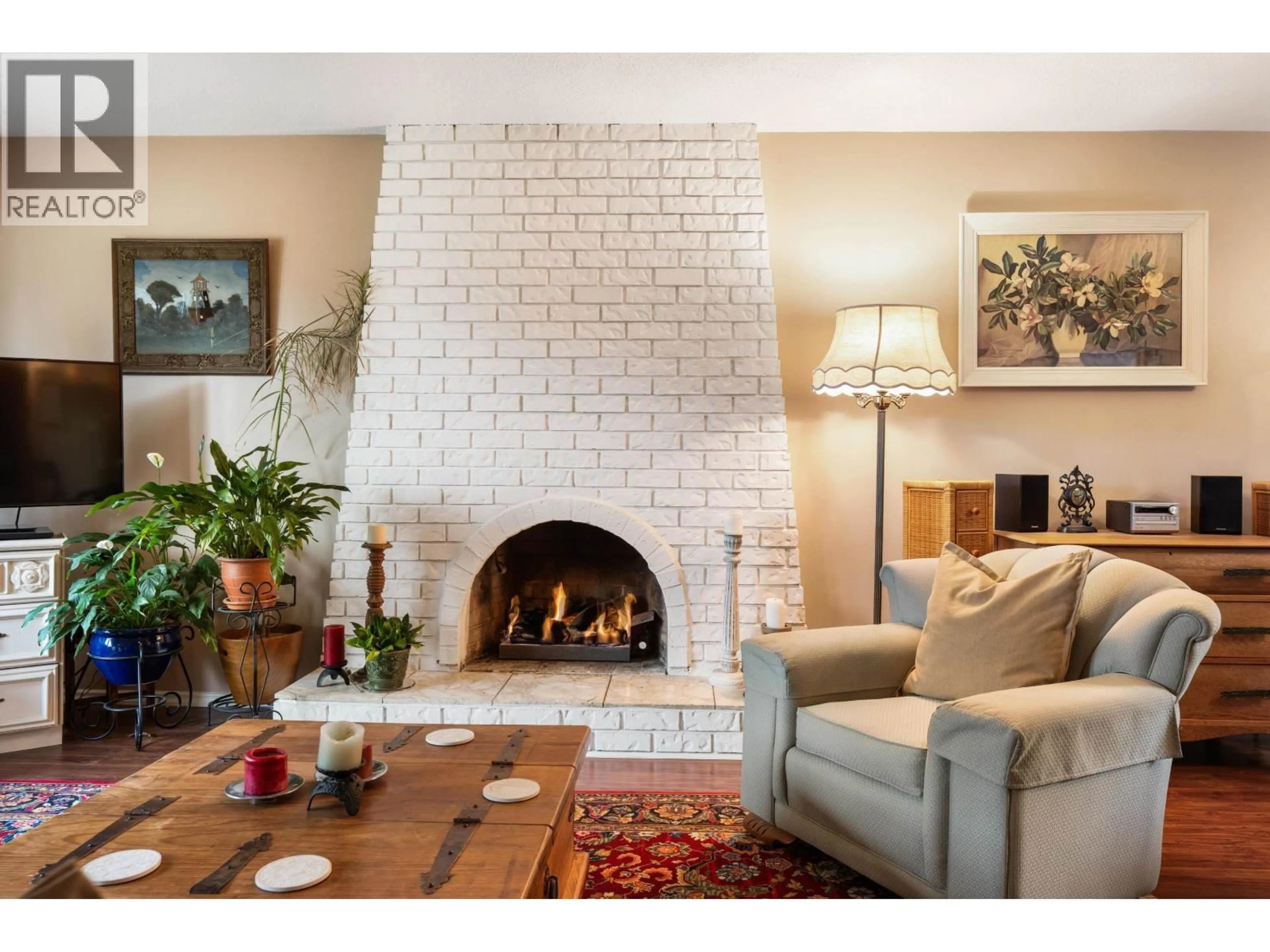 Living room with furniture, ceramic/tile floor for 5513 6A AVENUE, Delta British Columbia V4M1P5