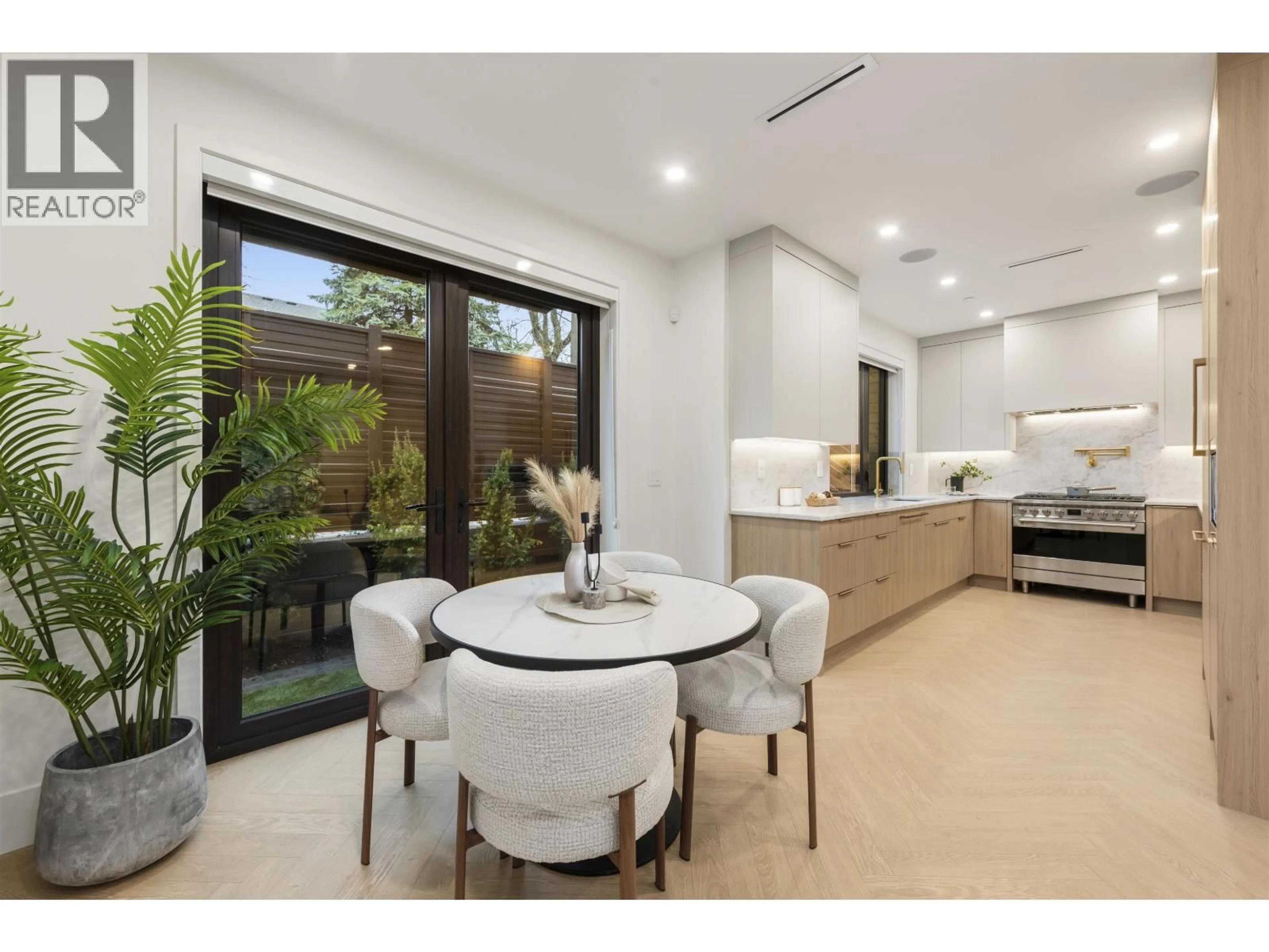 Unknown for 2 - 3393 VICTORIA DRIVE, Vancouver British Columbia V5N4M3