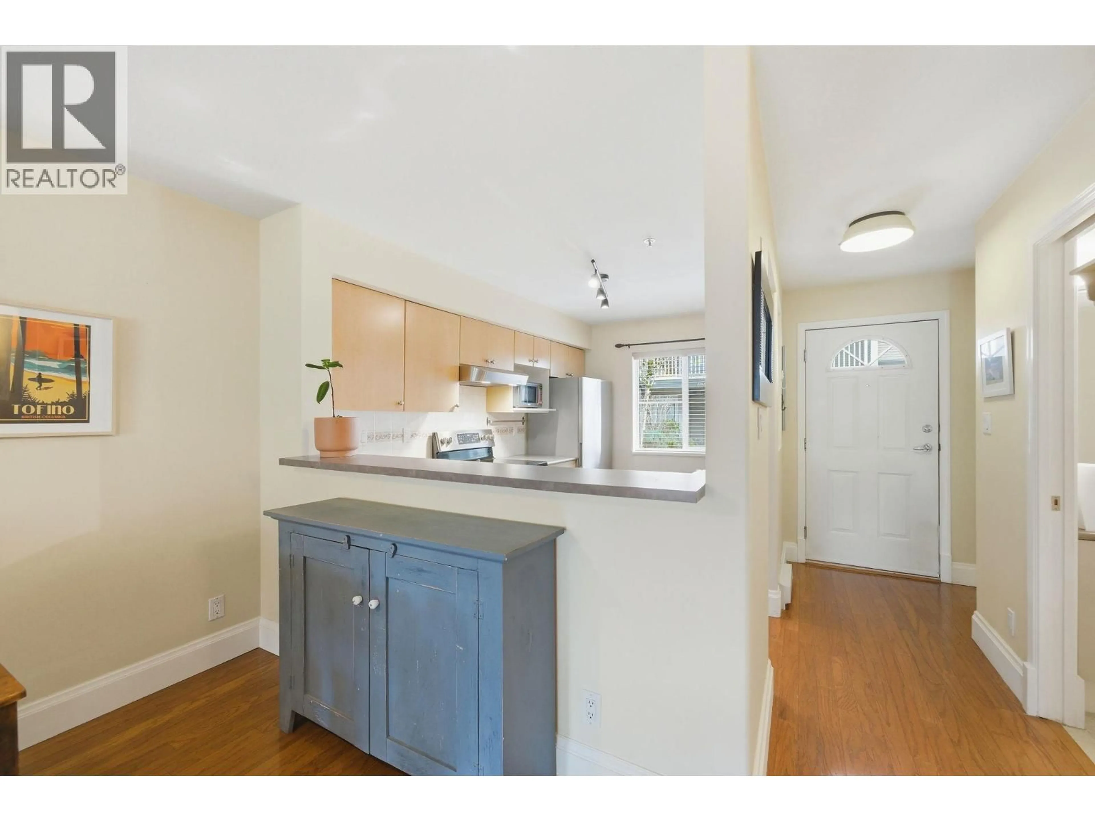 Standard kitchen, unknown for 22 - 232 TENTH STREET, New Westminster British Columbia V3M3X9