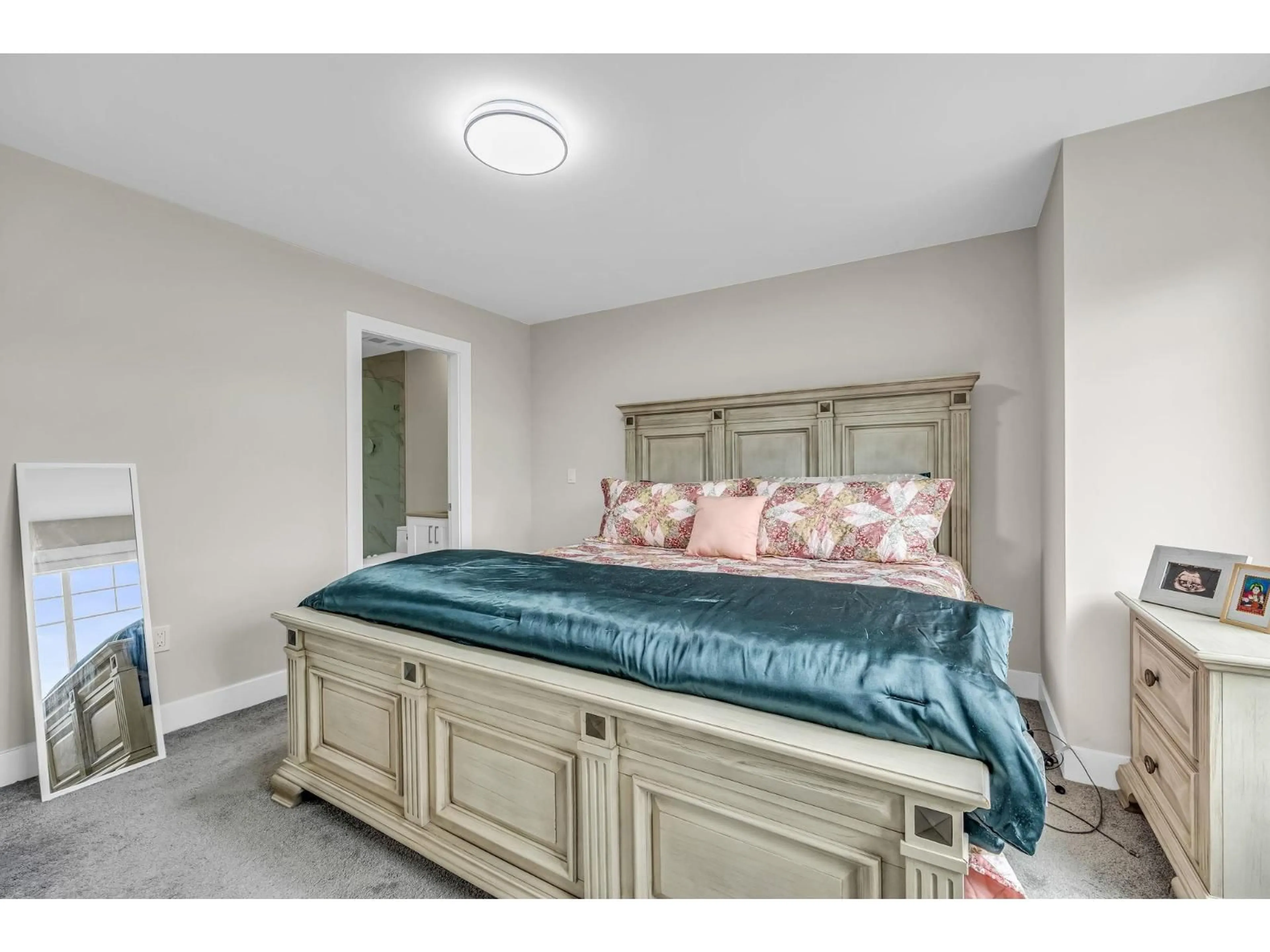 Bedroom with bed, unknown for 19 - 19483 74 AVENUE, Surrey British Columbia V4N6V7
