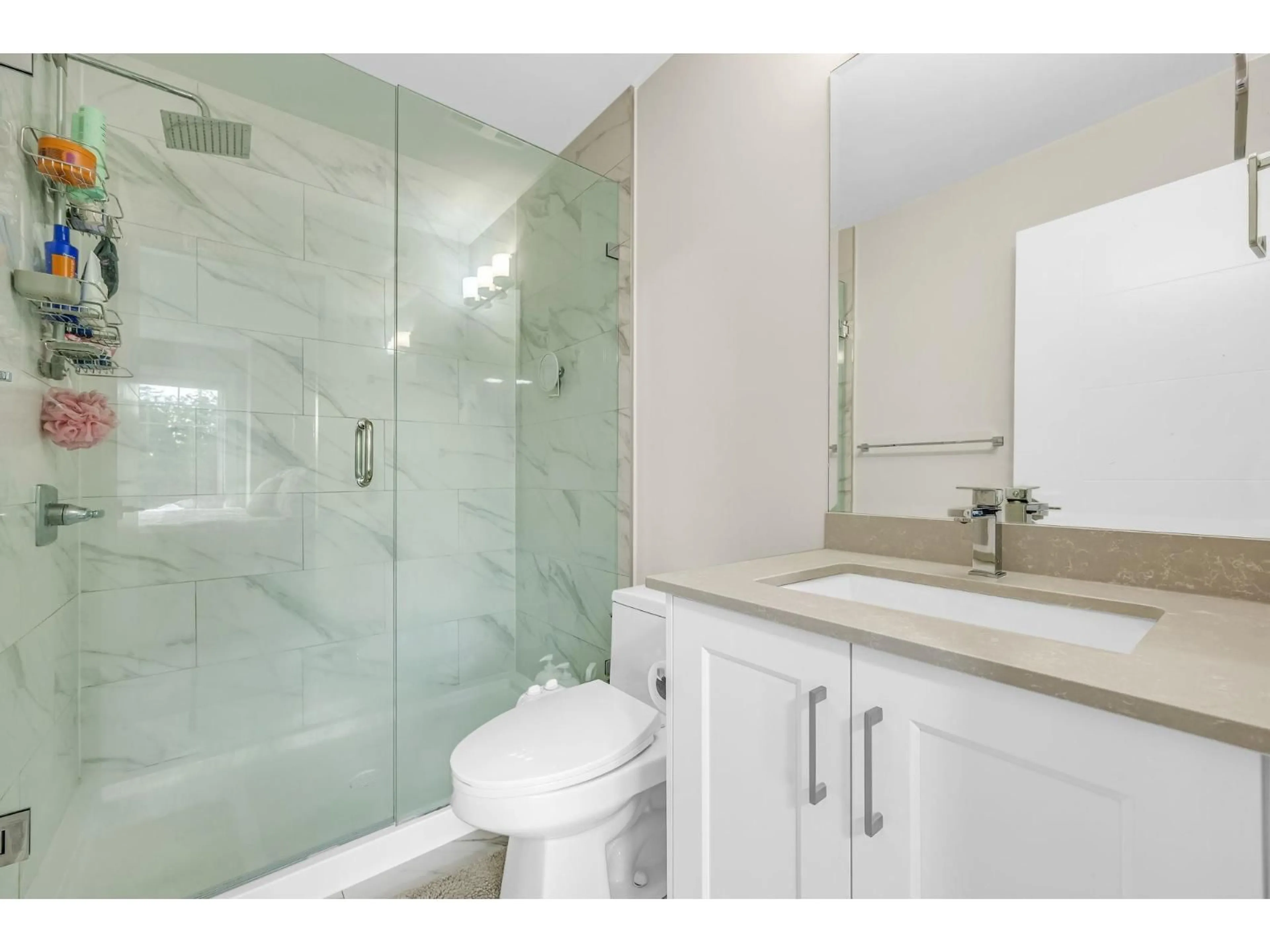 Standard bathroom, ceramic/tile floor for 19 - 19483 74 AVENUE, Surrey British Columbia V4N6V7