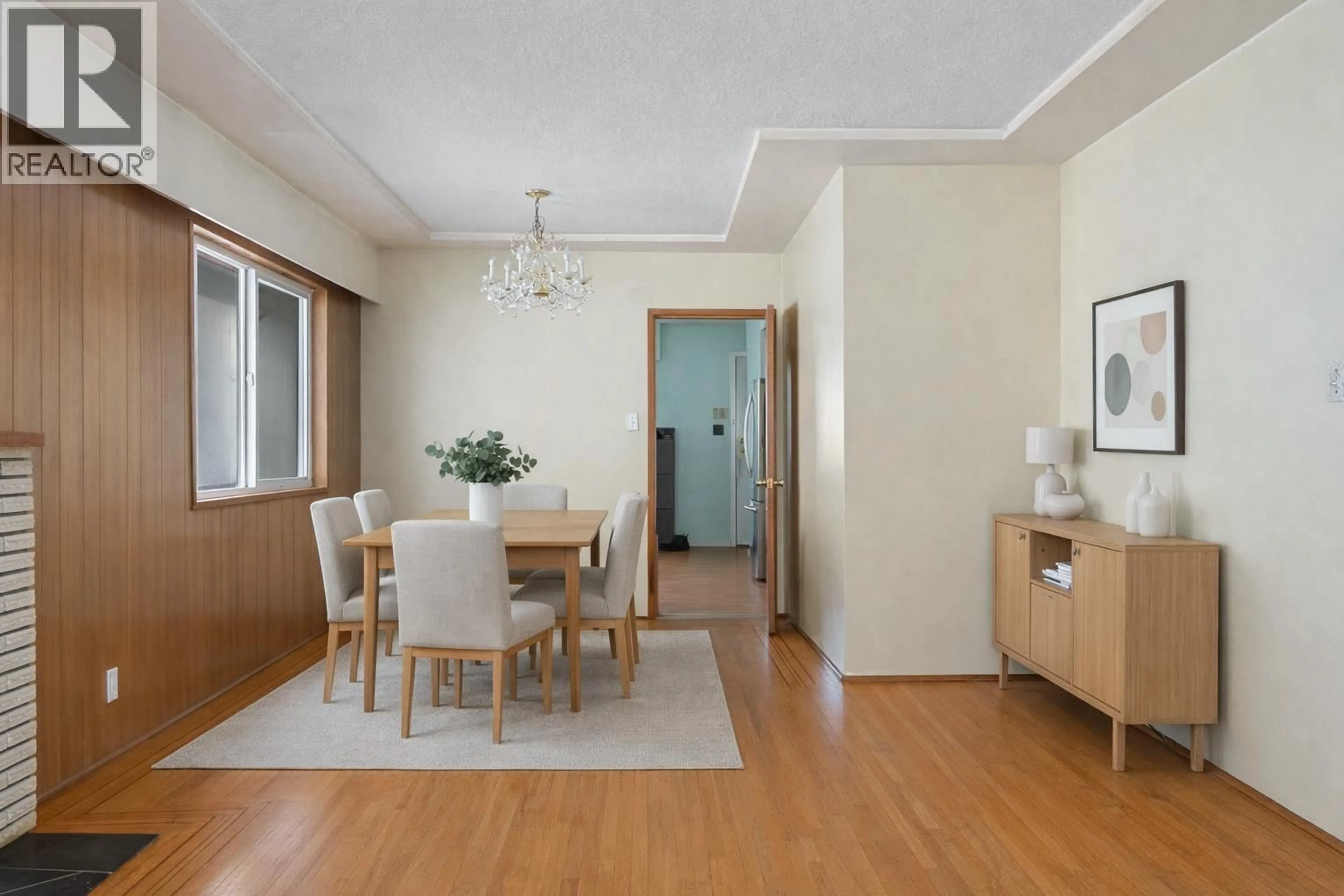 Dining room, wood/laminate floor for 657 57TH AVENUE, Vancouver British Columbia V5X1T1
