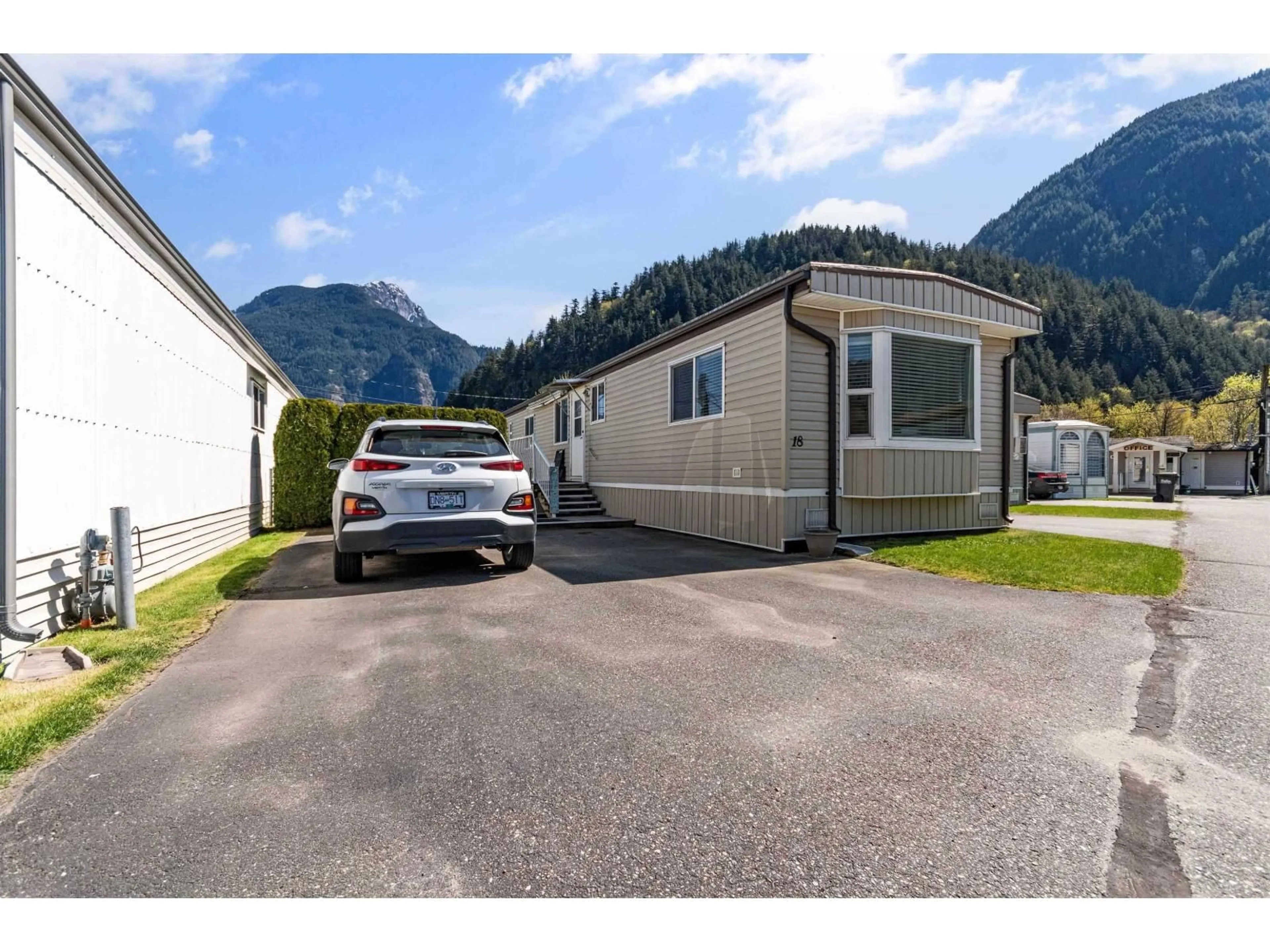 Home with vinyl exterior material, mountain view for 18 - 62780 FLOOD HOPE ROAD, Hope British Columbia V0X1L2