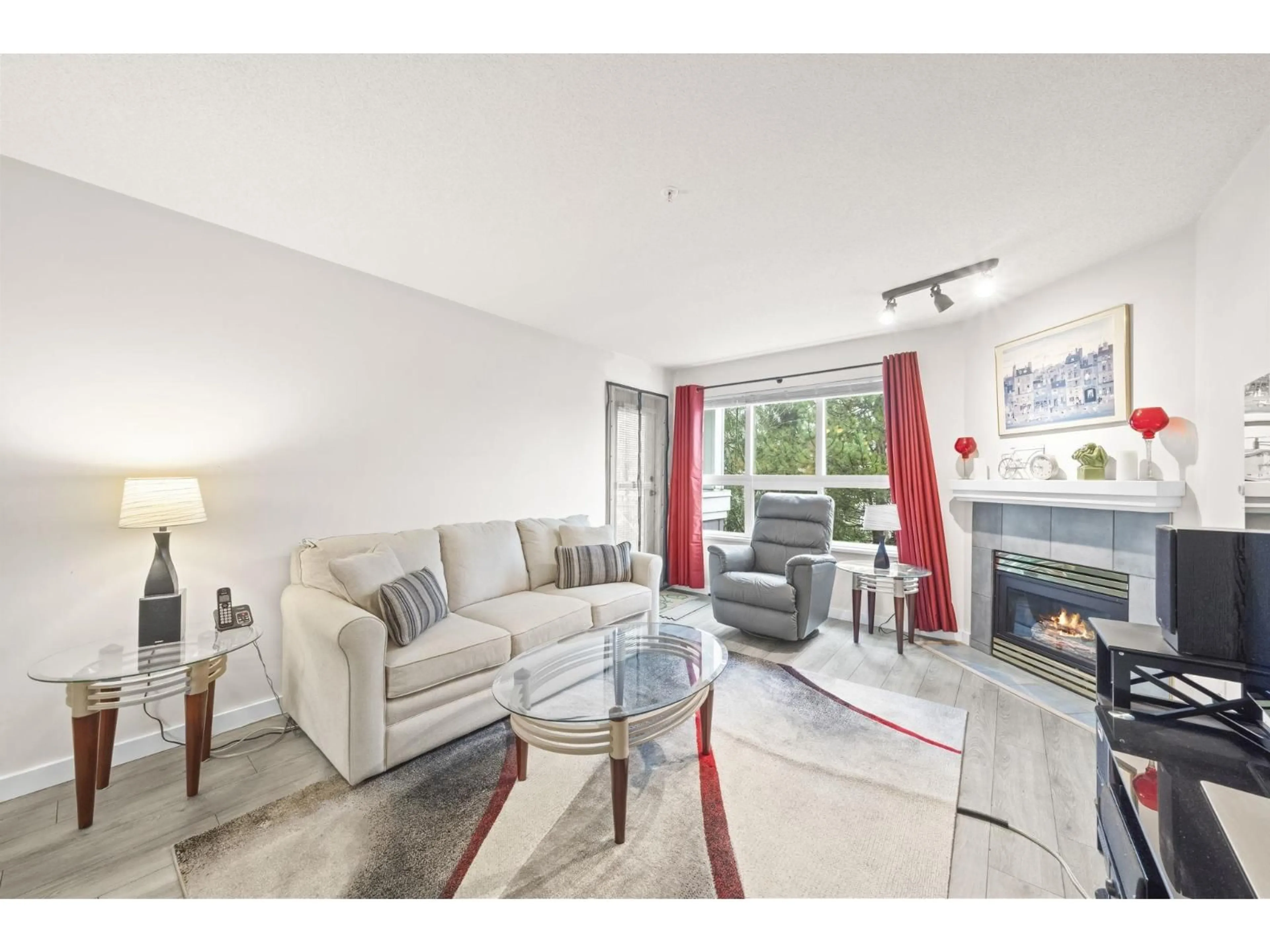 Living room with furniture, unknown for 312 - 8068 120A STREET, Surrey British Columbia V3W3P3