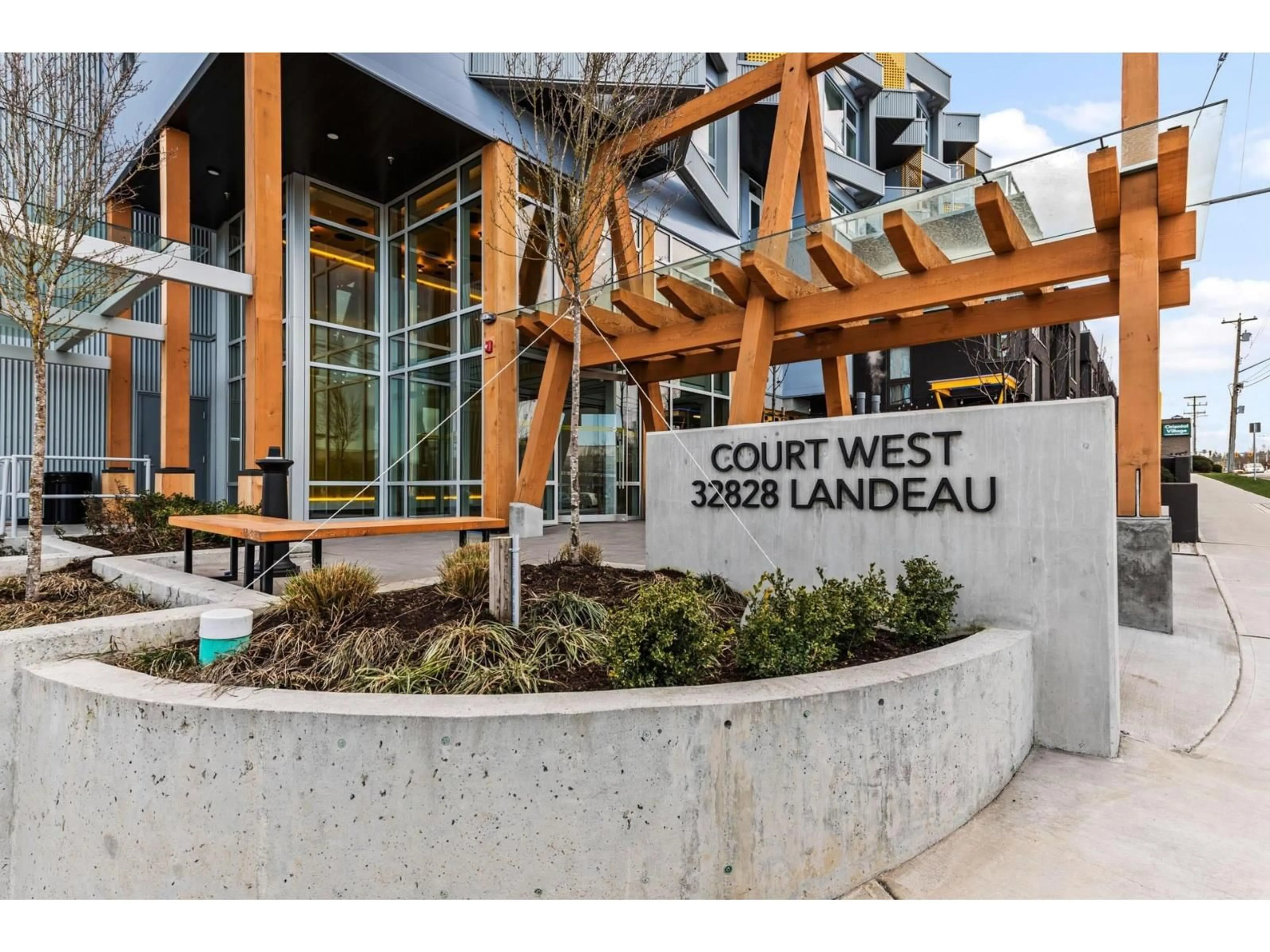 Lobby for 10 - 32828 LANDEAU PLACE, Abbotsford British Columbia V2S0M4